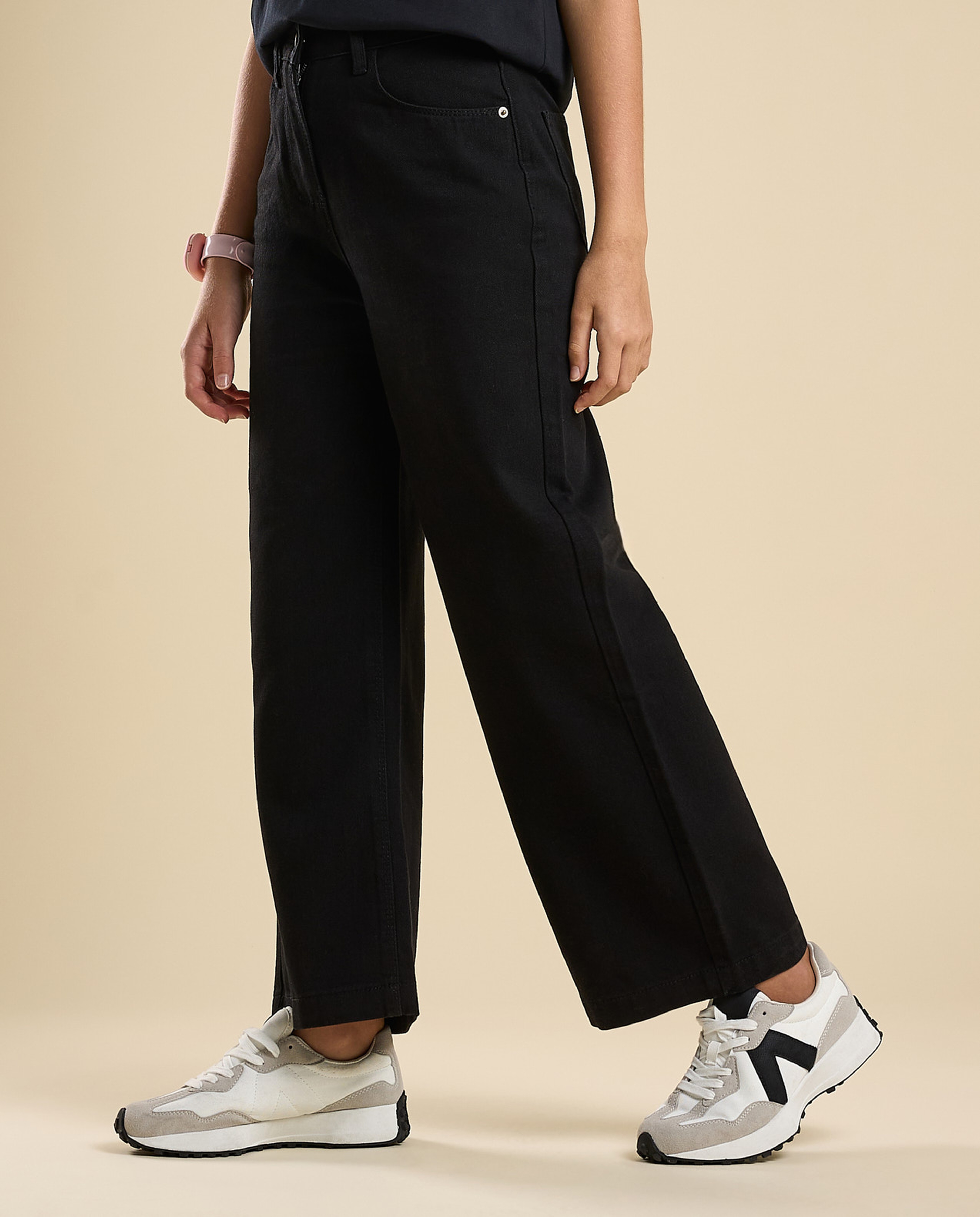 Solid Wide Leg Jeans with Button Closure