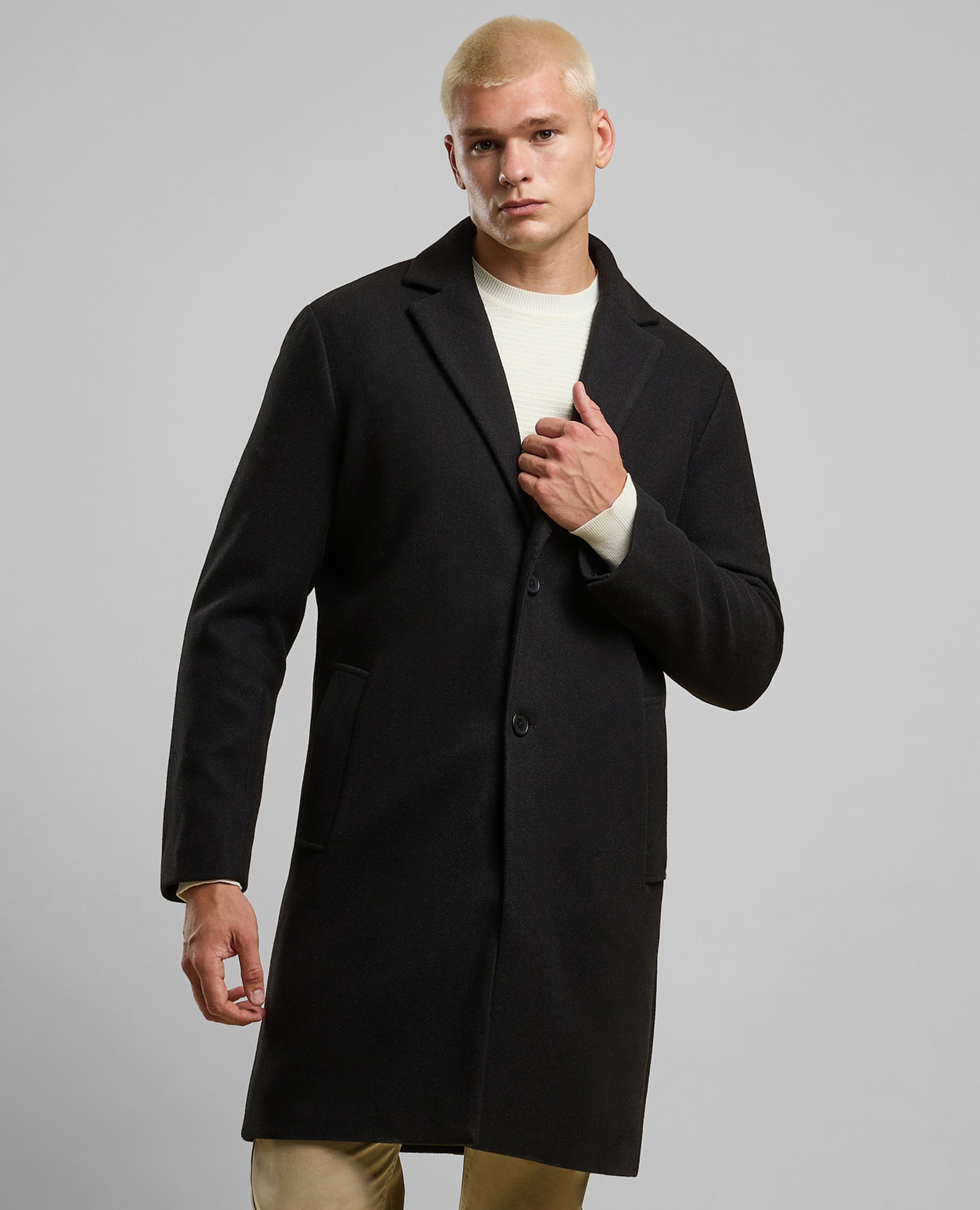 جاكيت بأزرار