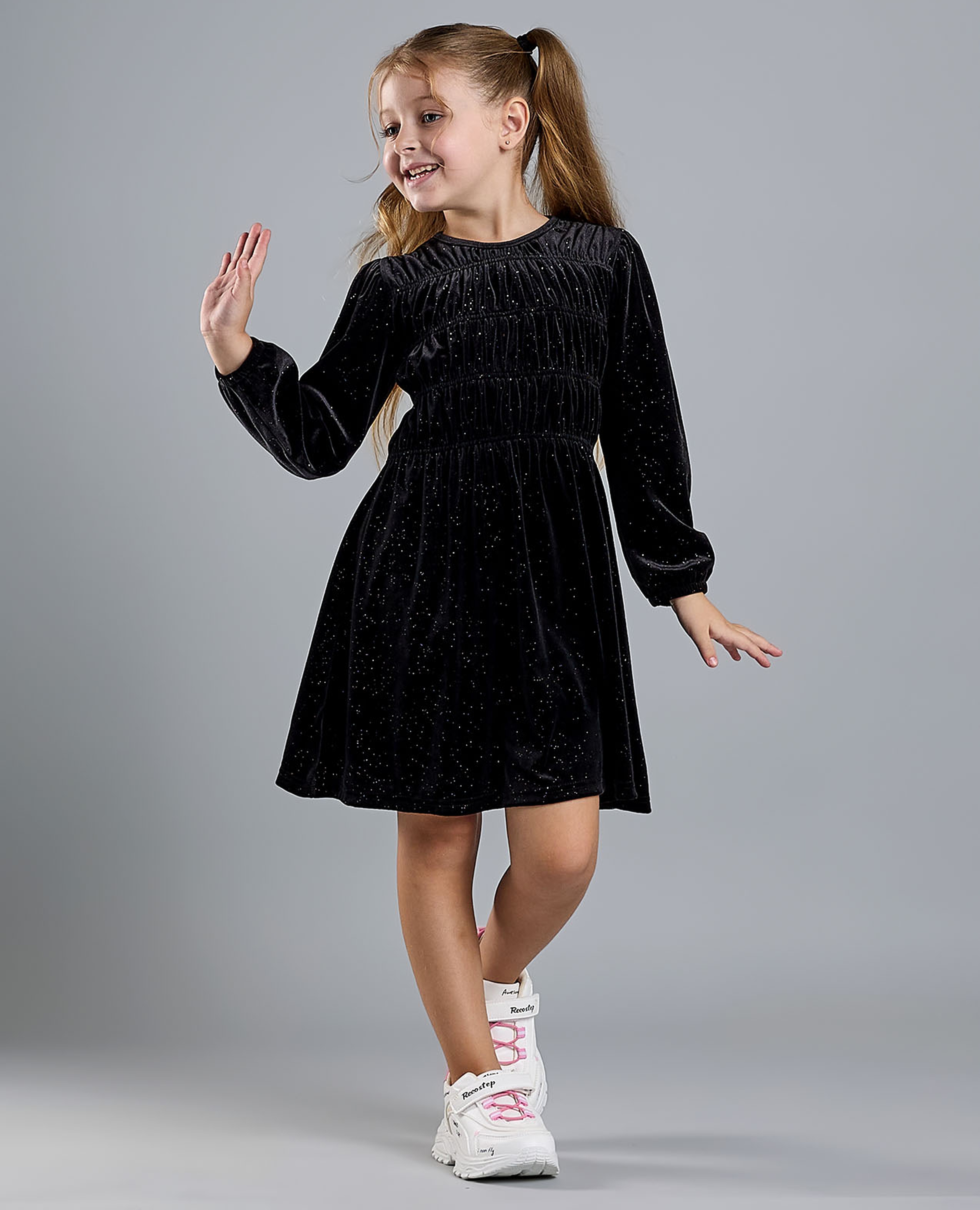 فستان واسع مزموم بأكمام منفوشة