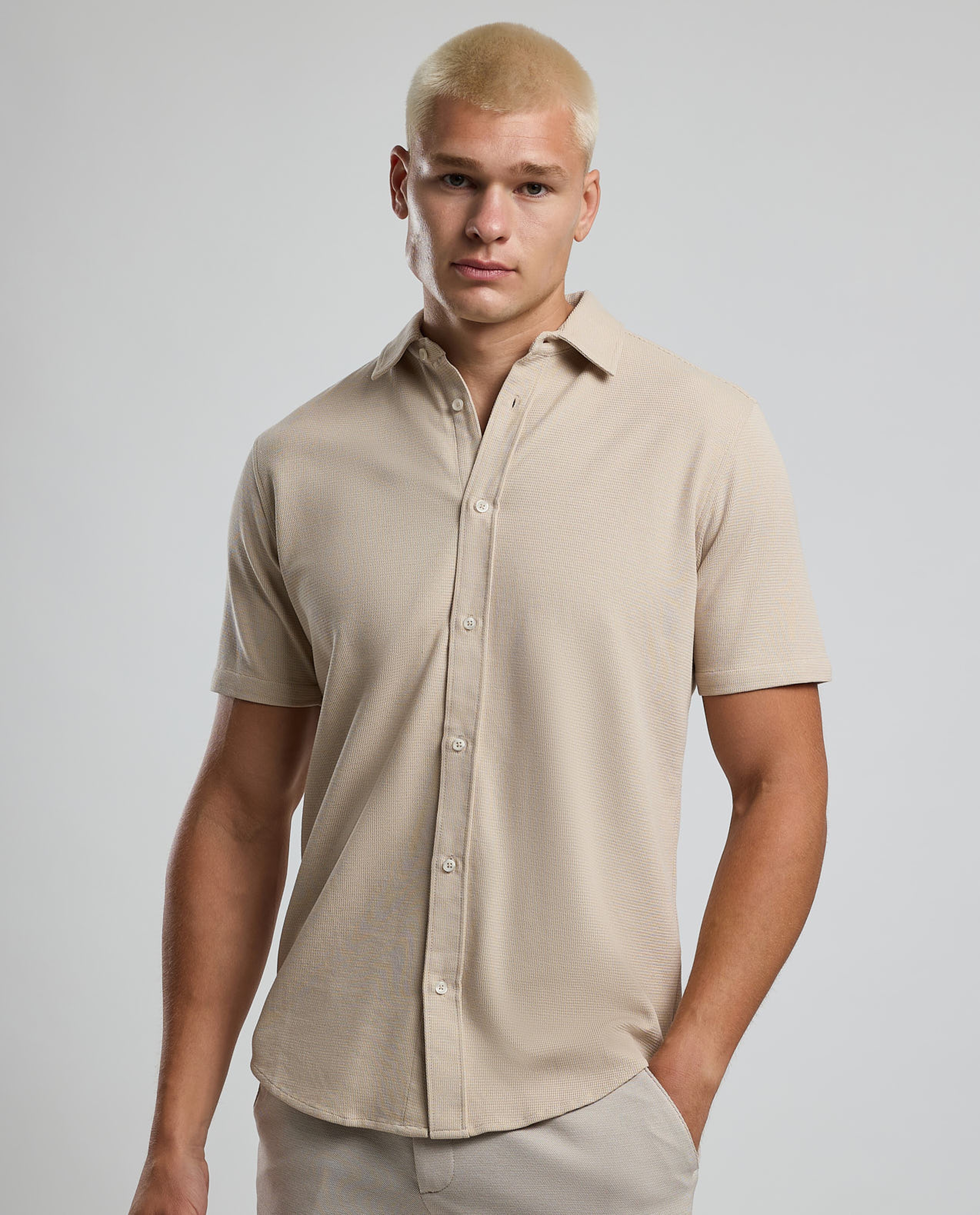 Solid Shirt with Classic Collar and Short Sleeves