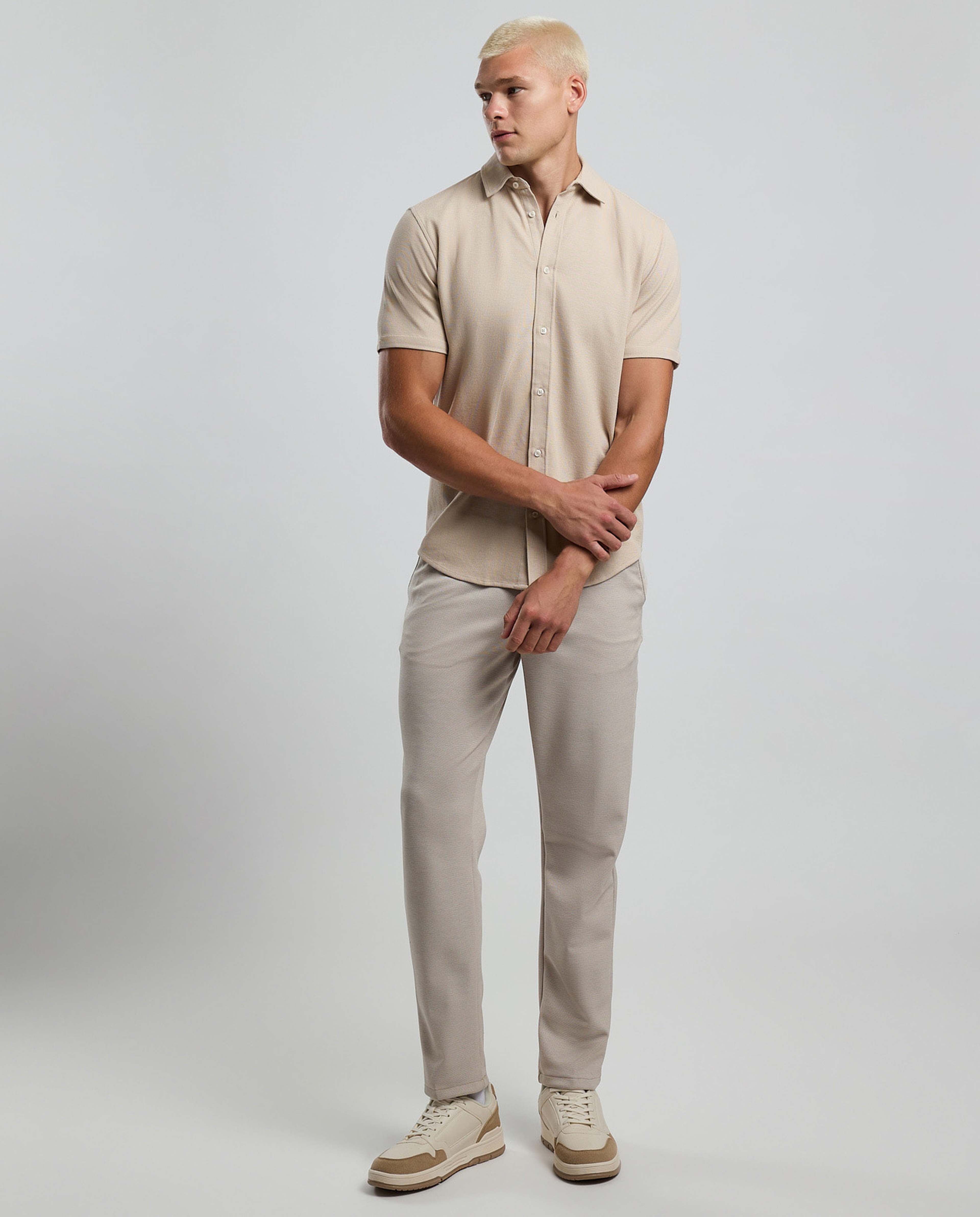 Solid Shirt with Classic Collar and Short Sleeves