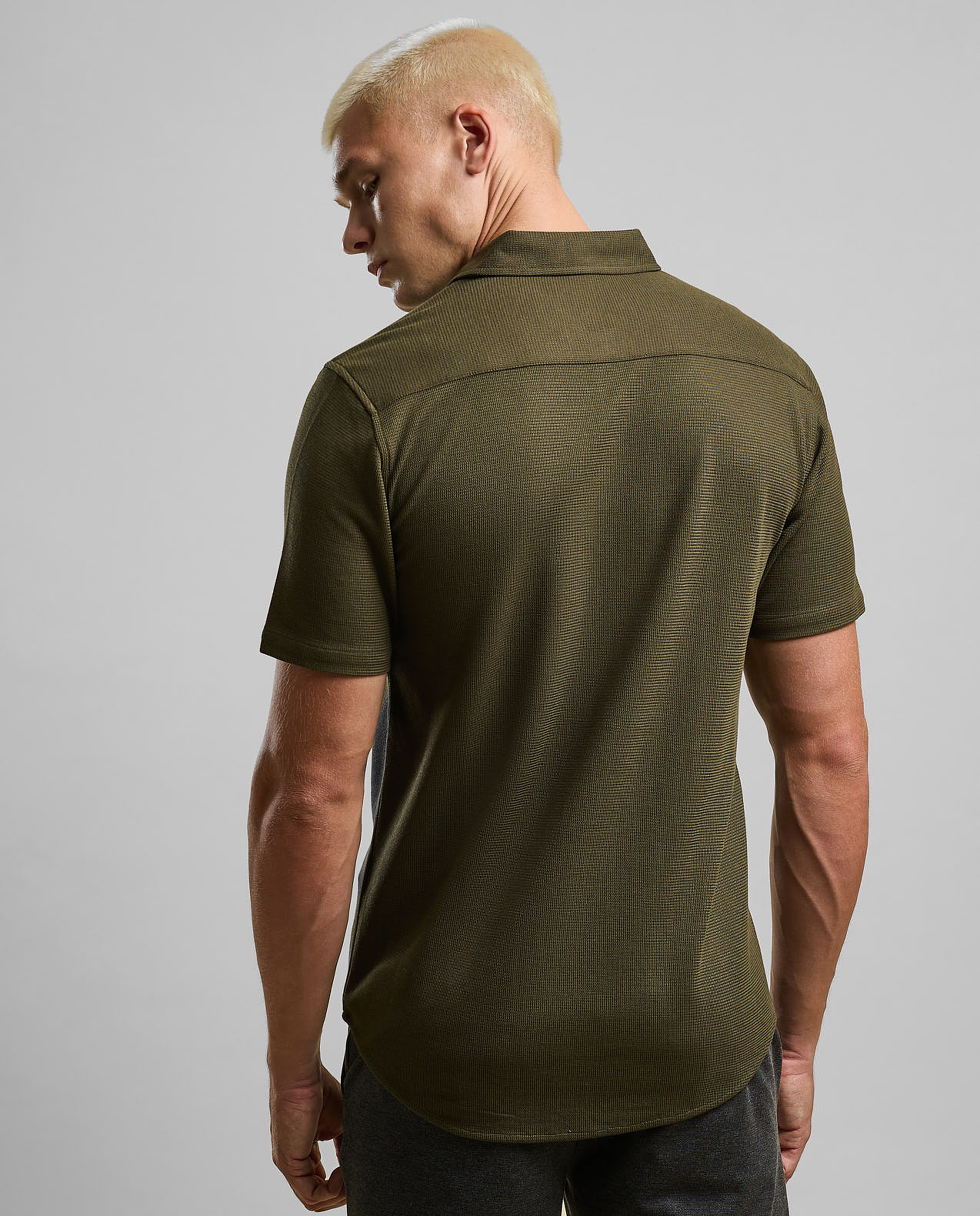 Solid Shirt with Classic Collar and Short Sleeves