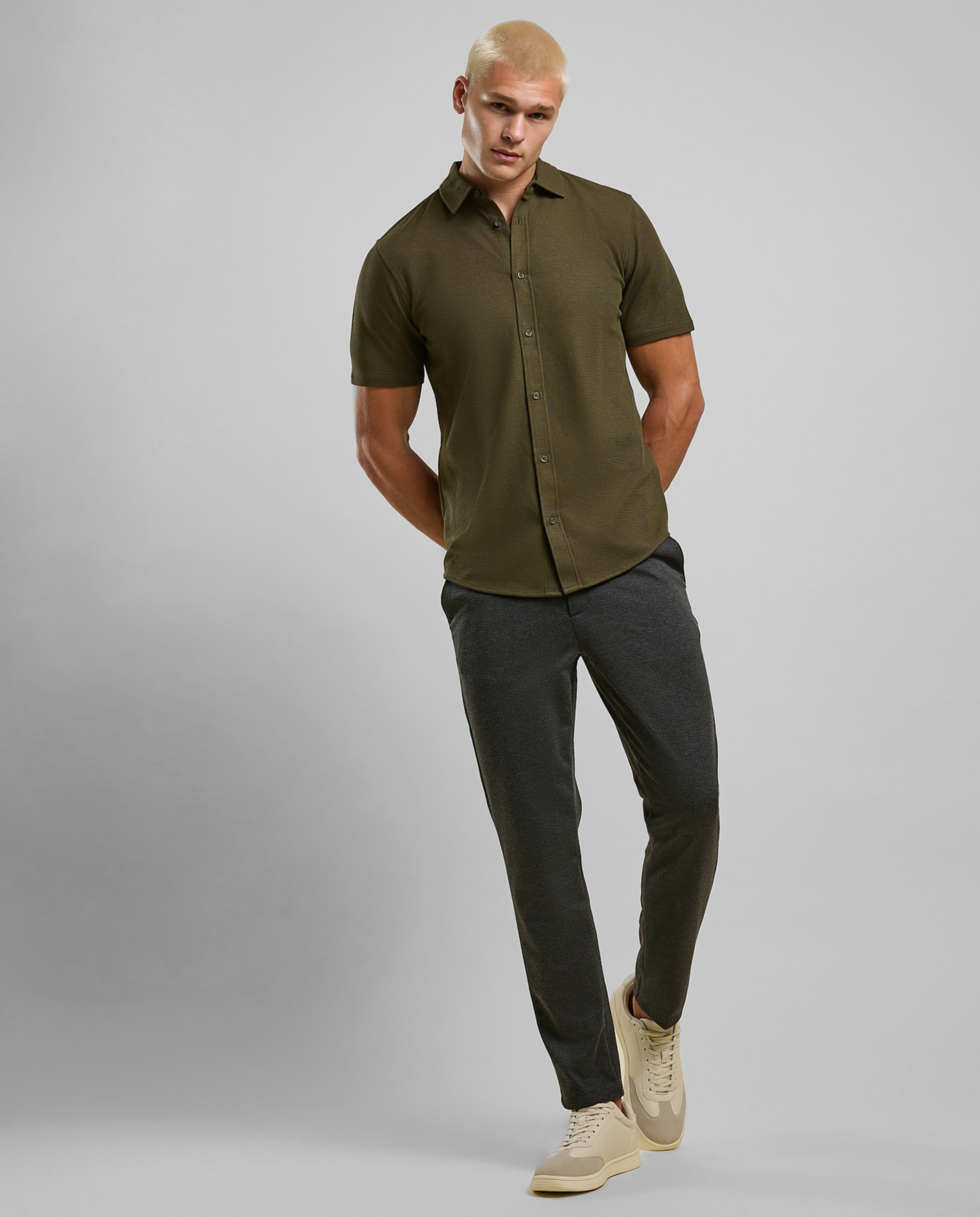 Solid Shirt with Classic Collar and Short Sleeves