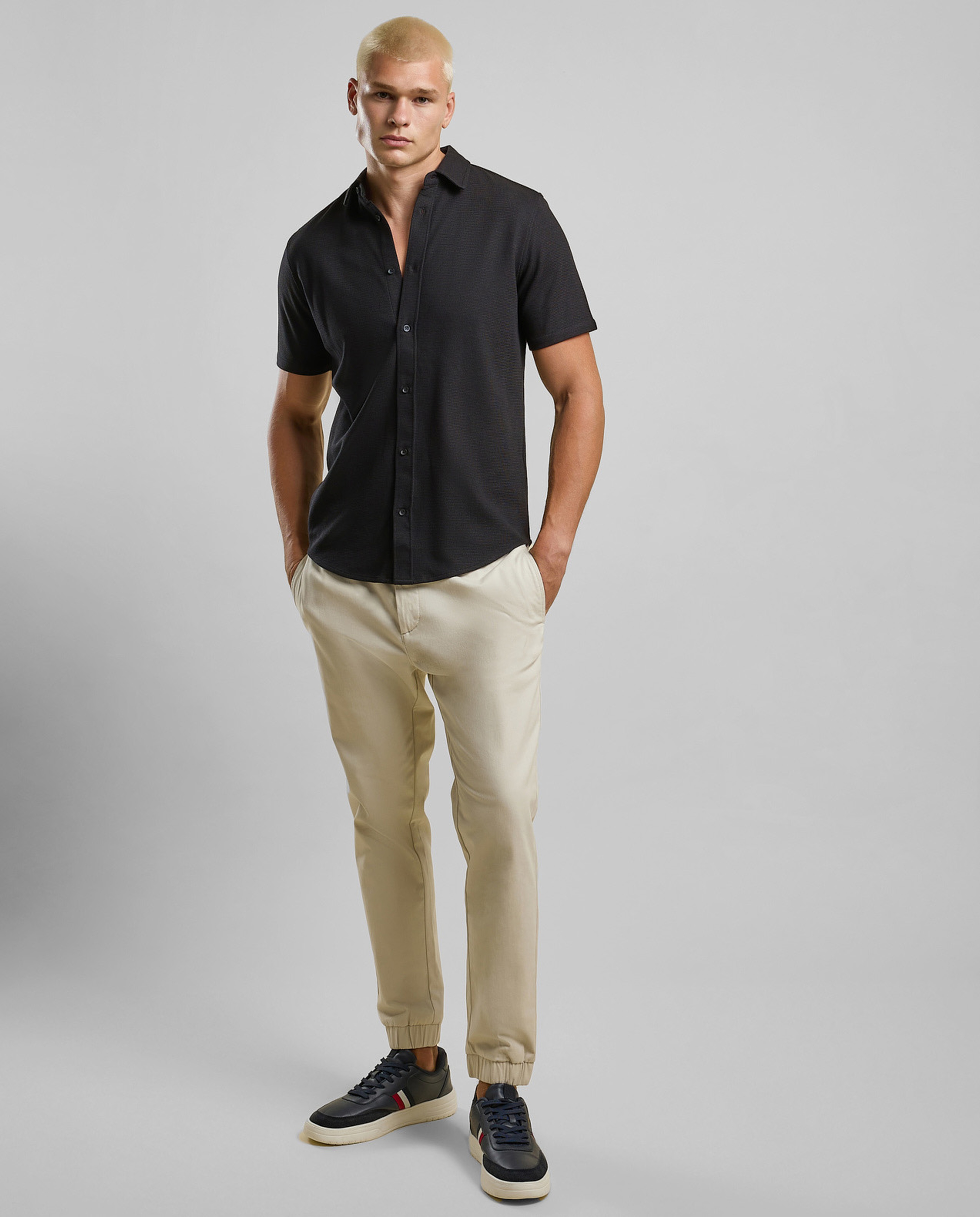 Solid Shirt with Classic Collar and Short Sleeves