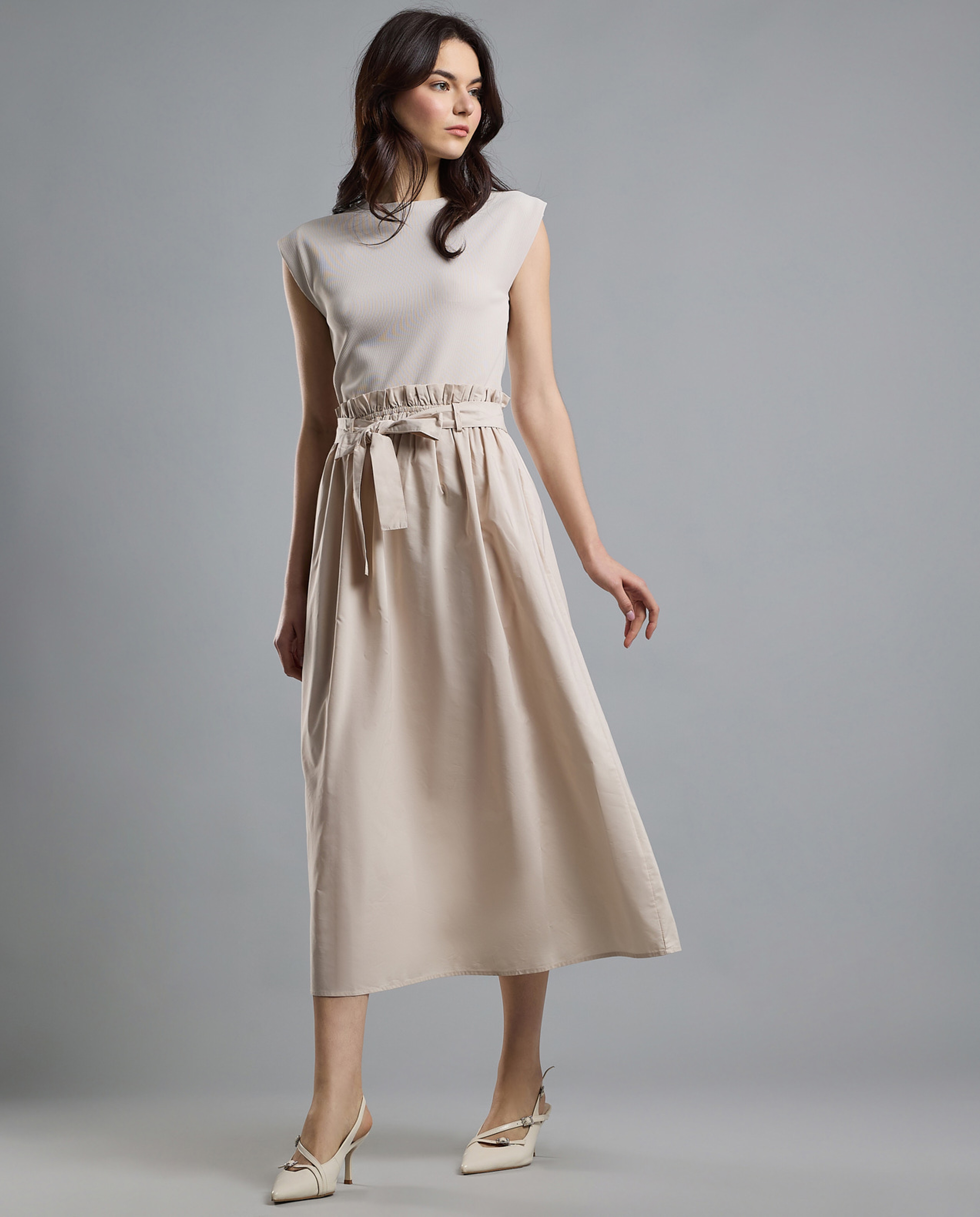 Solid Midi Dress with Crew Neck and Extended Sleeves