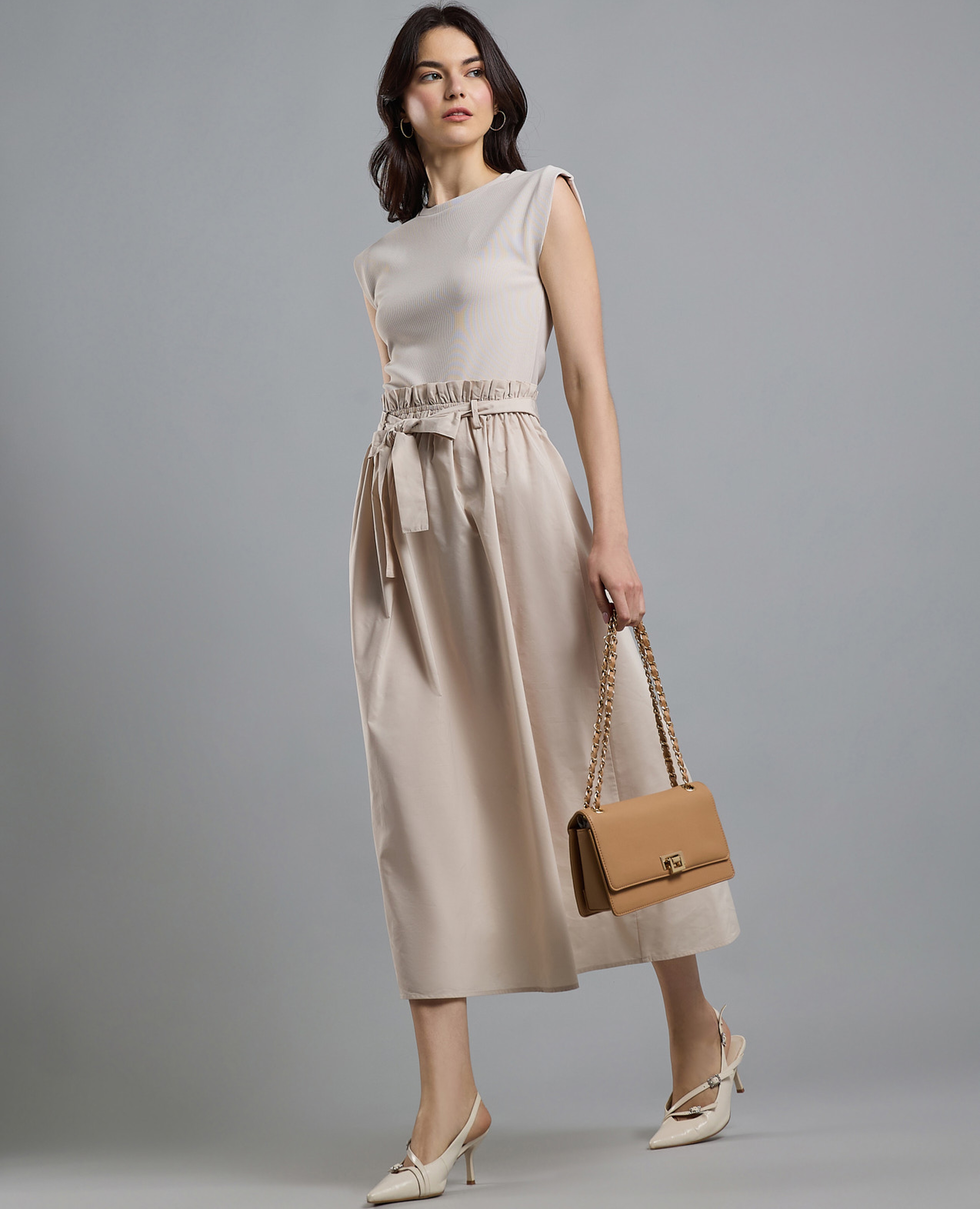 Solid Midi Dress with Crew Neck and Extended Sleeves