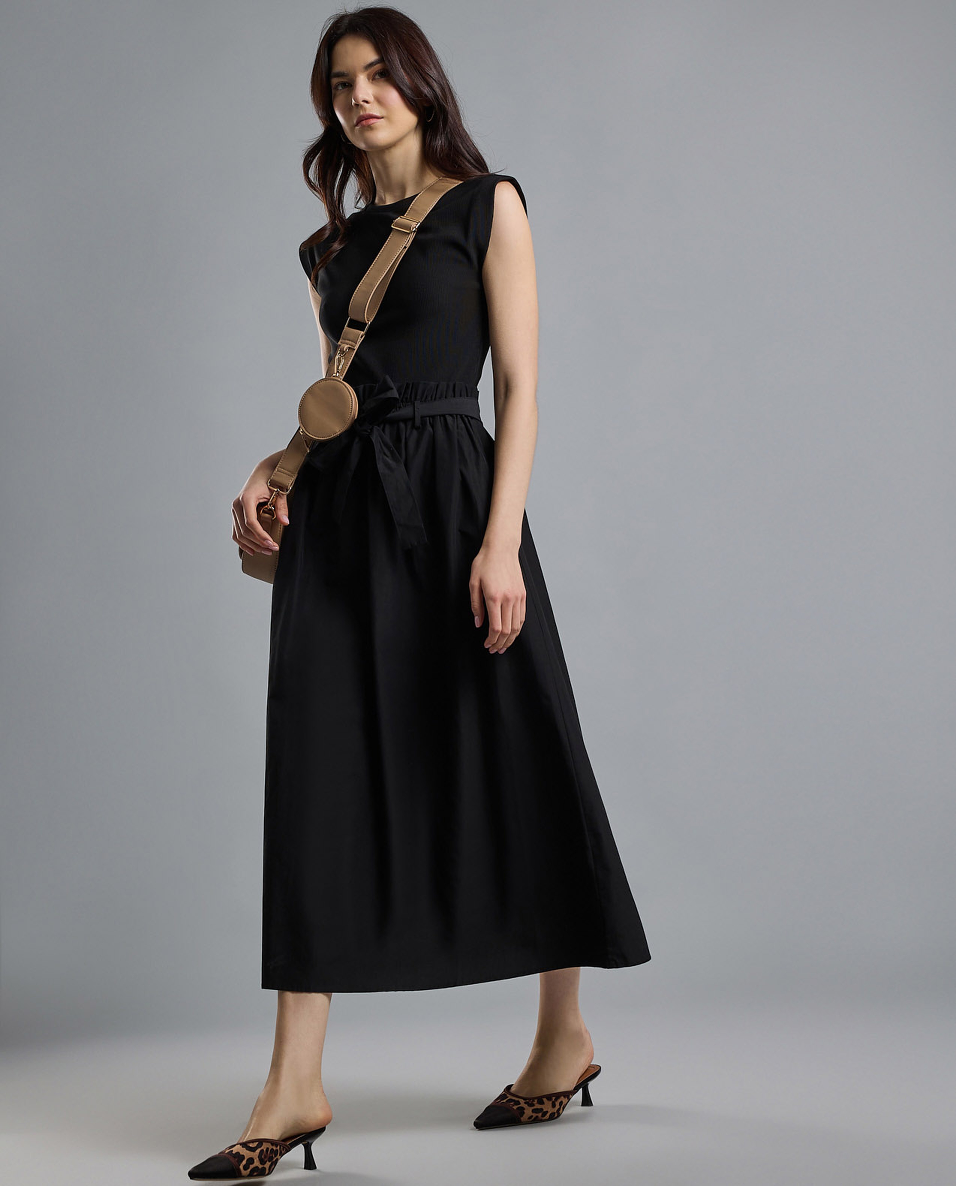 Solid Midi Dress with Crew Neck and Extended Sleeves