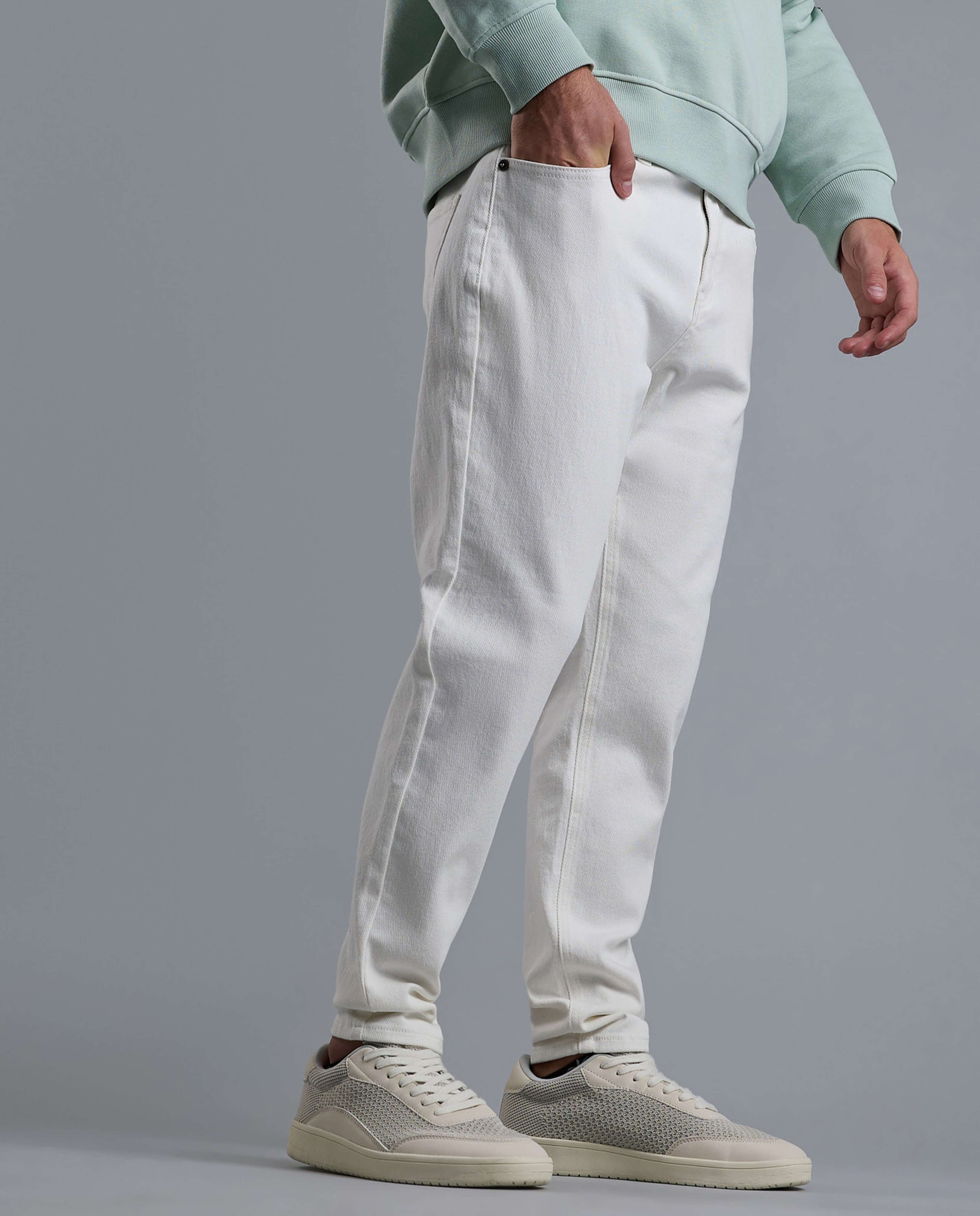 Solid Carrot Fit Jeans with Button Closure