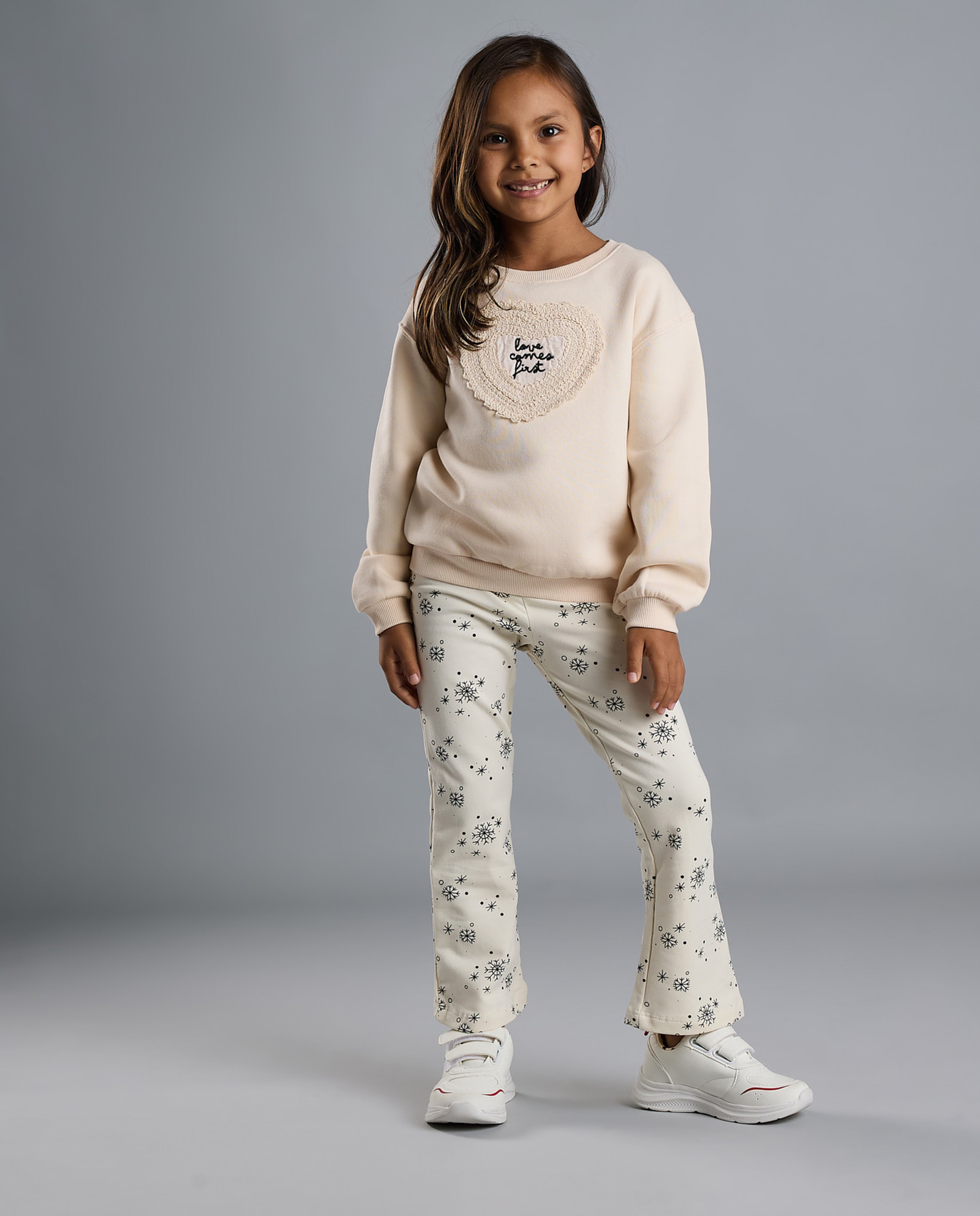 Appliqued Sweatshirt with Crew Neck and Long Sleeves