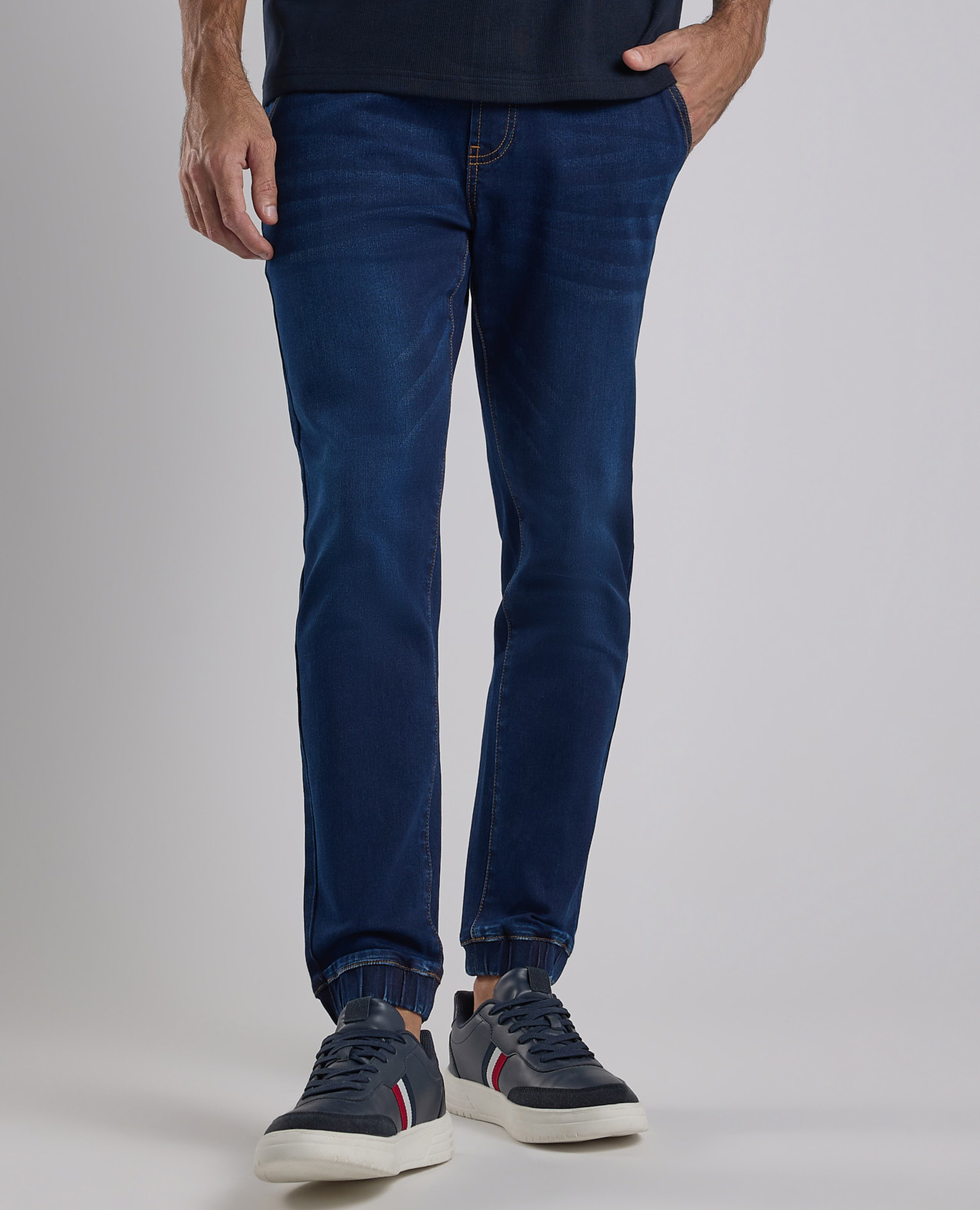 جوغر برباط على الخصر