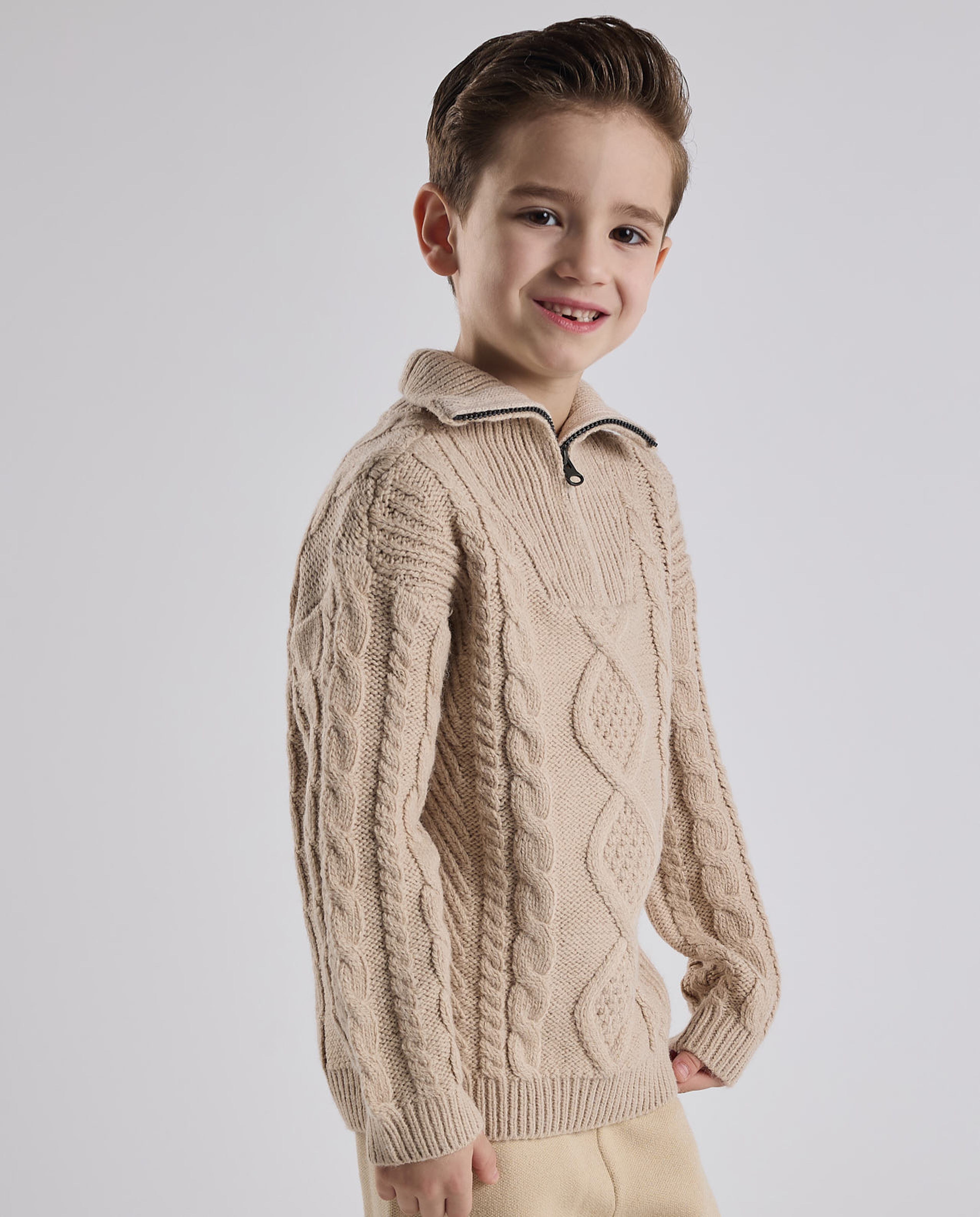 Knitted Sweater with Zipper Neck and Long Sleeves