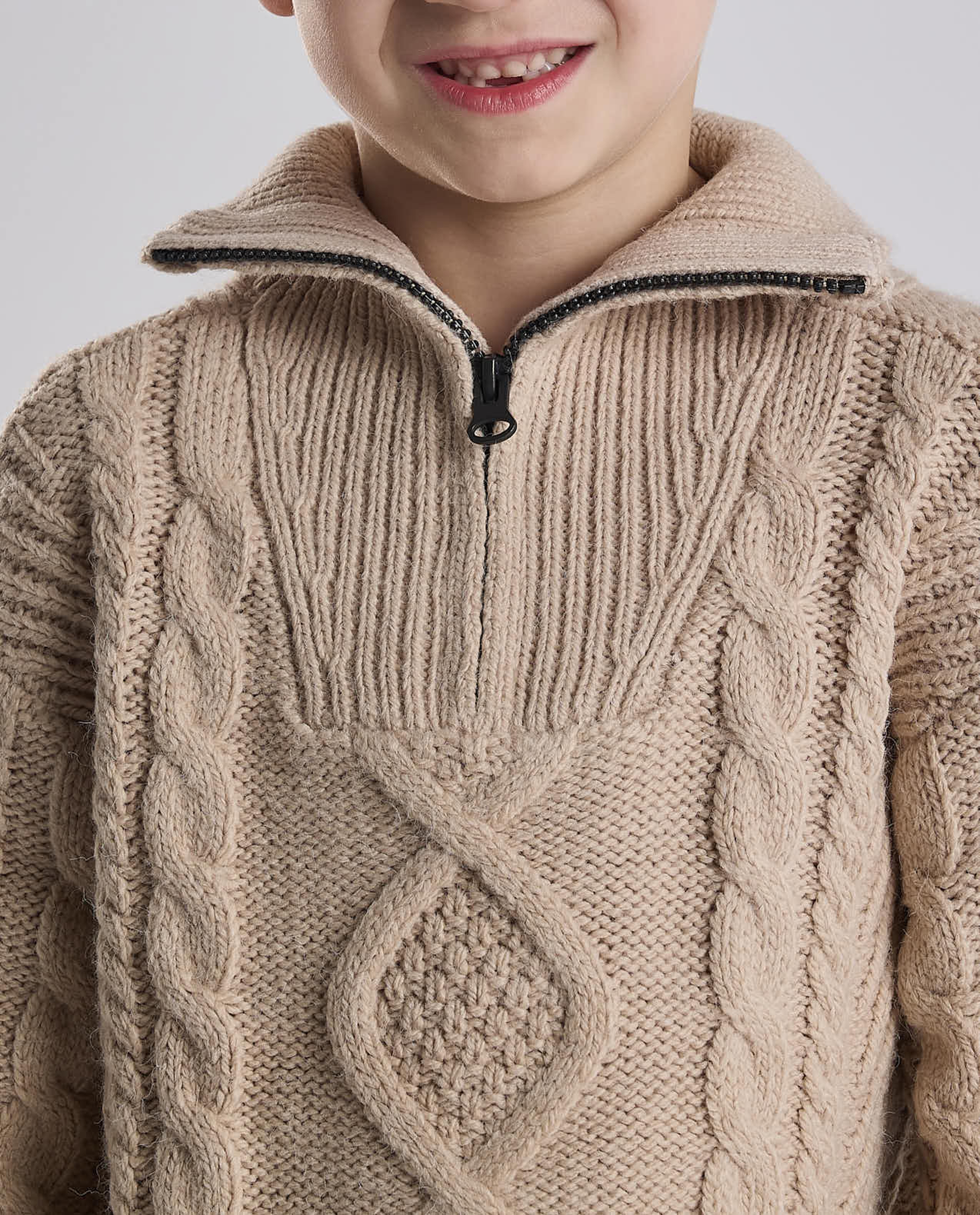 Knitted Sweater with Zipper Neck and Long Sleeves