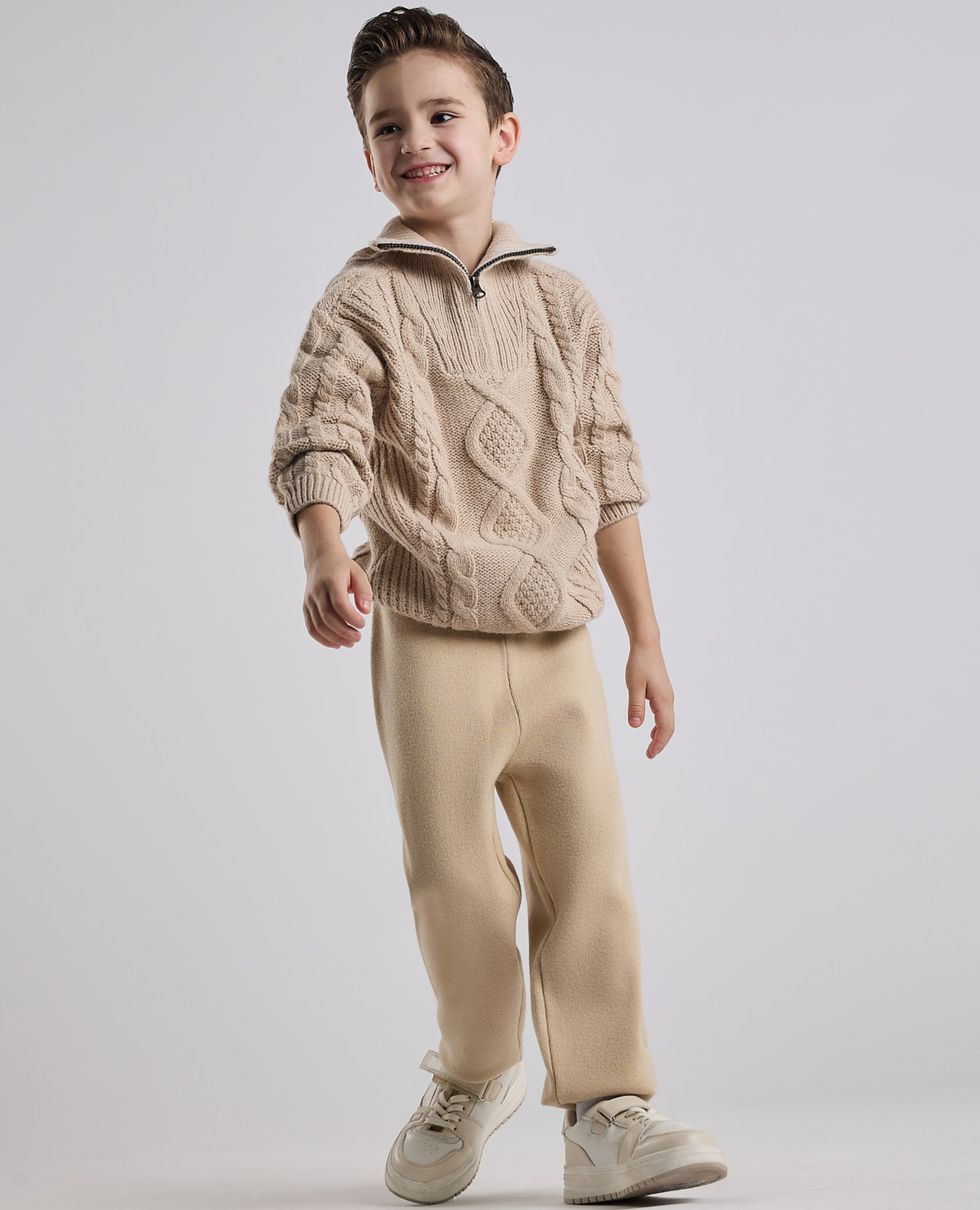 Knitted Sweater with Zipper Neck and Long Sleeves