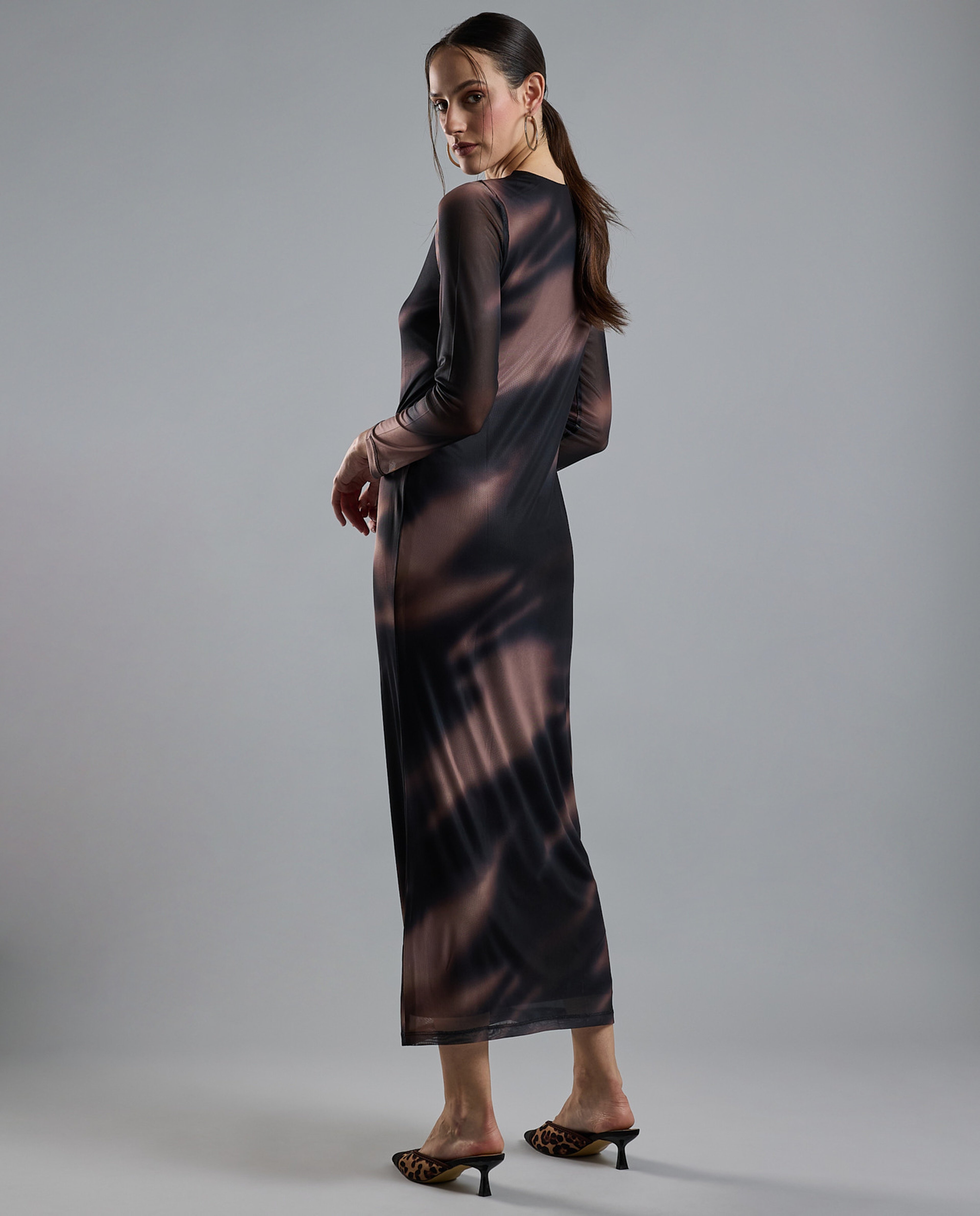 Patterned Bodycon Dress with Crew Neck and Long Sleeves