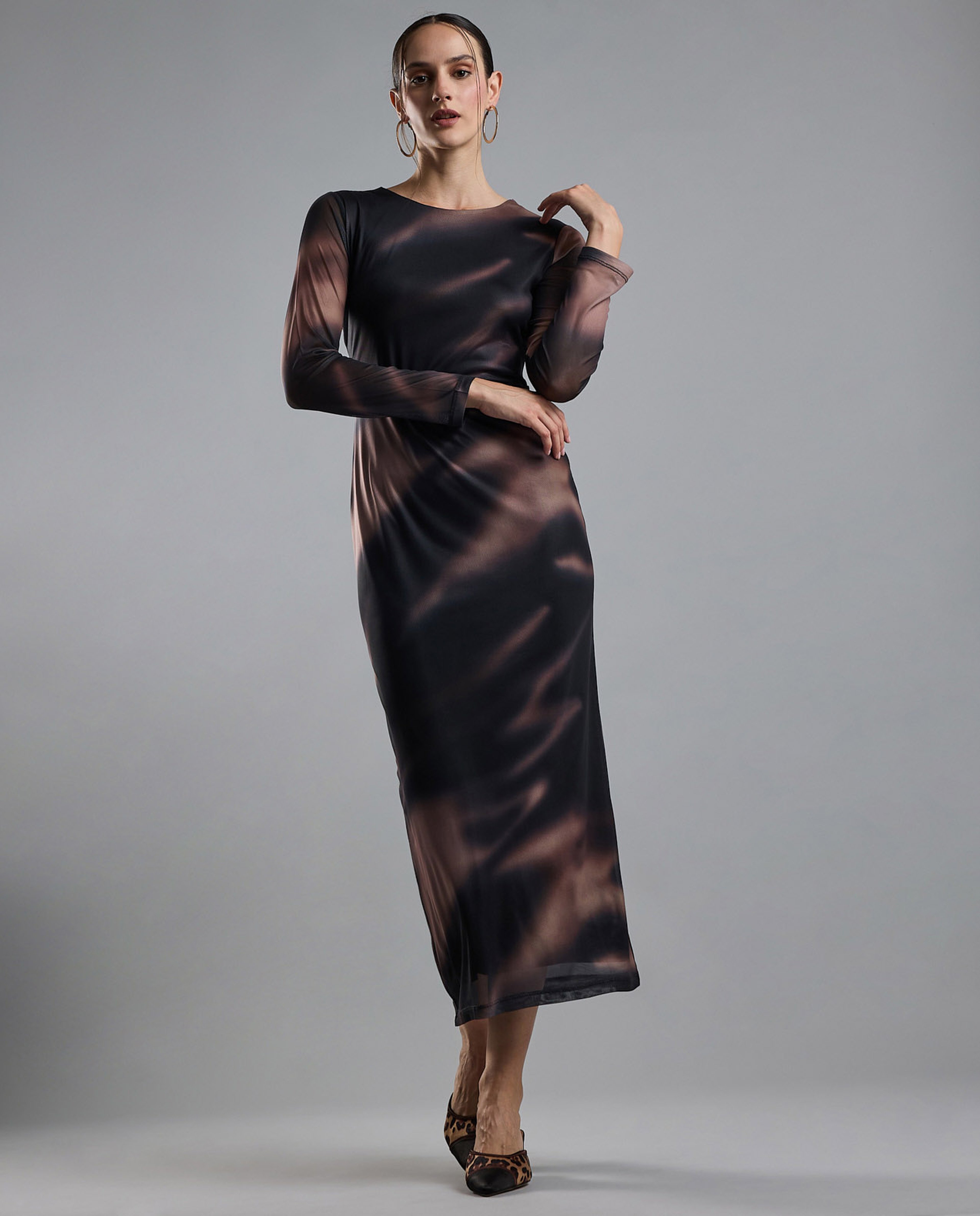 Patterned Bodycon Dress with Crew Neck and Long Sleeves