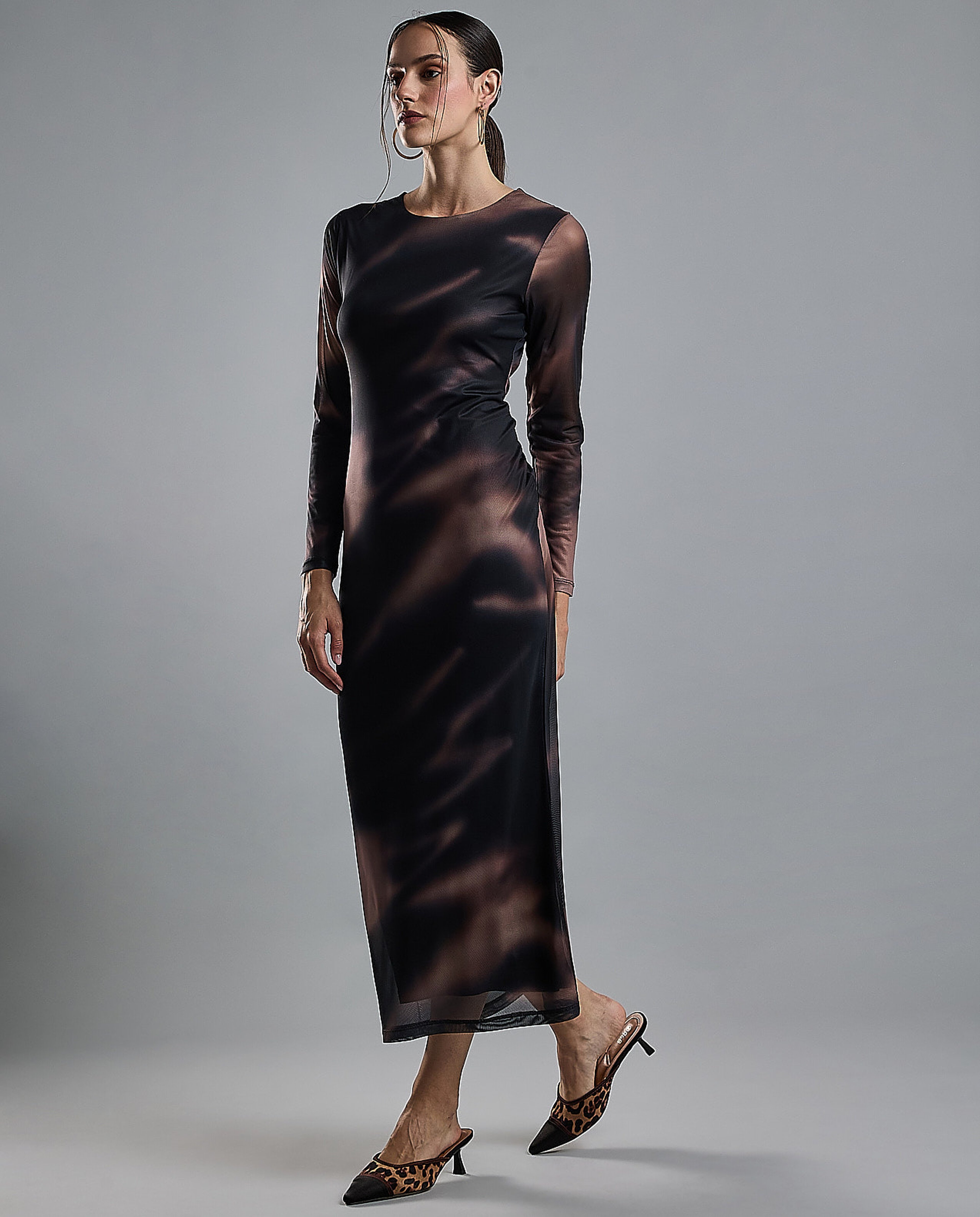 Patterned Bodycon Dress with Crew Neck and Long Sleeves