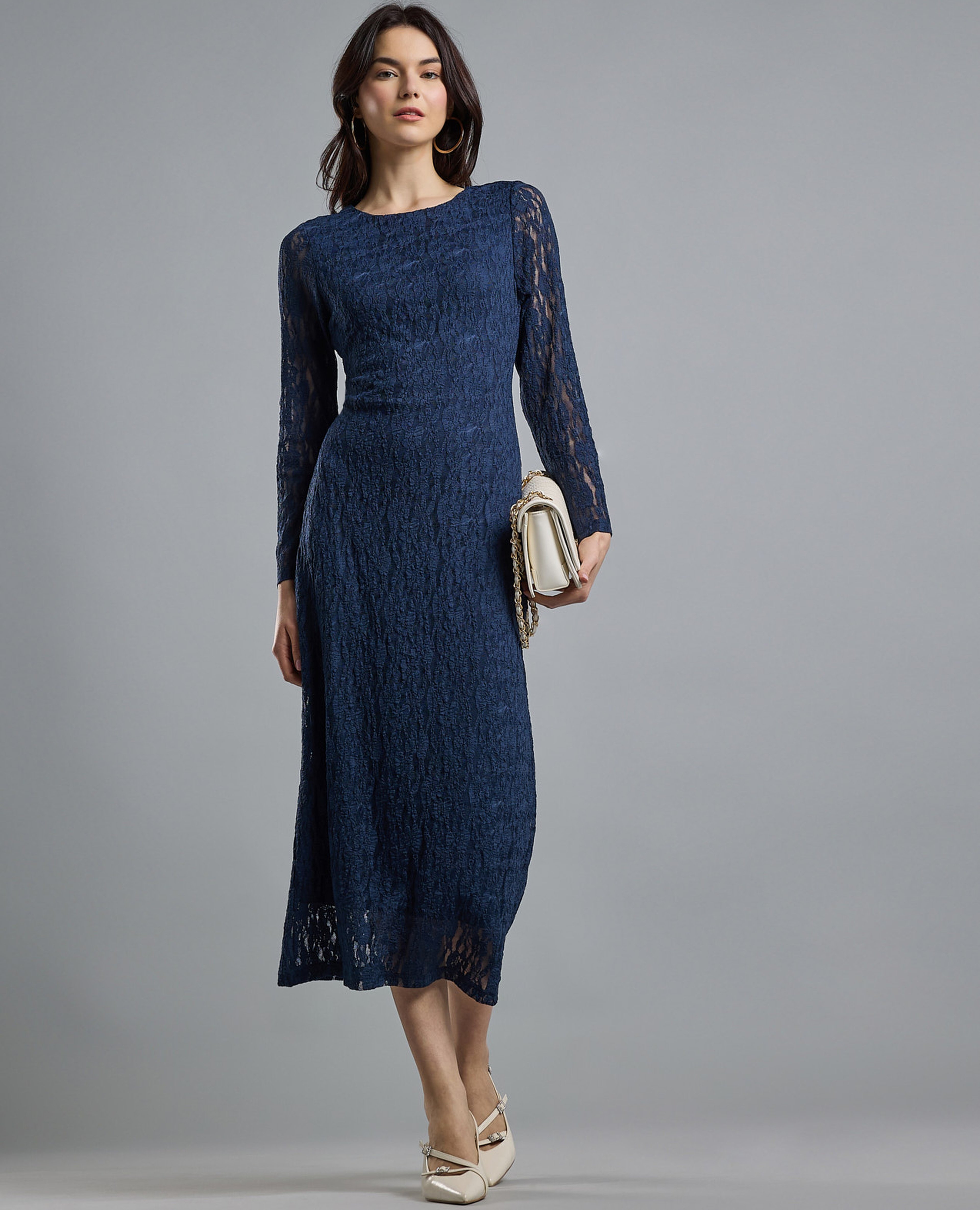 فستان ميدي دانتيل برقبة دائرية وأكمام طويلة