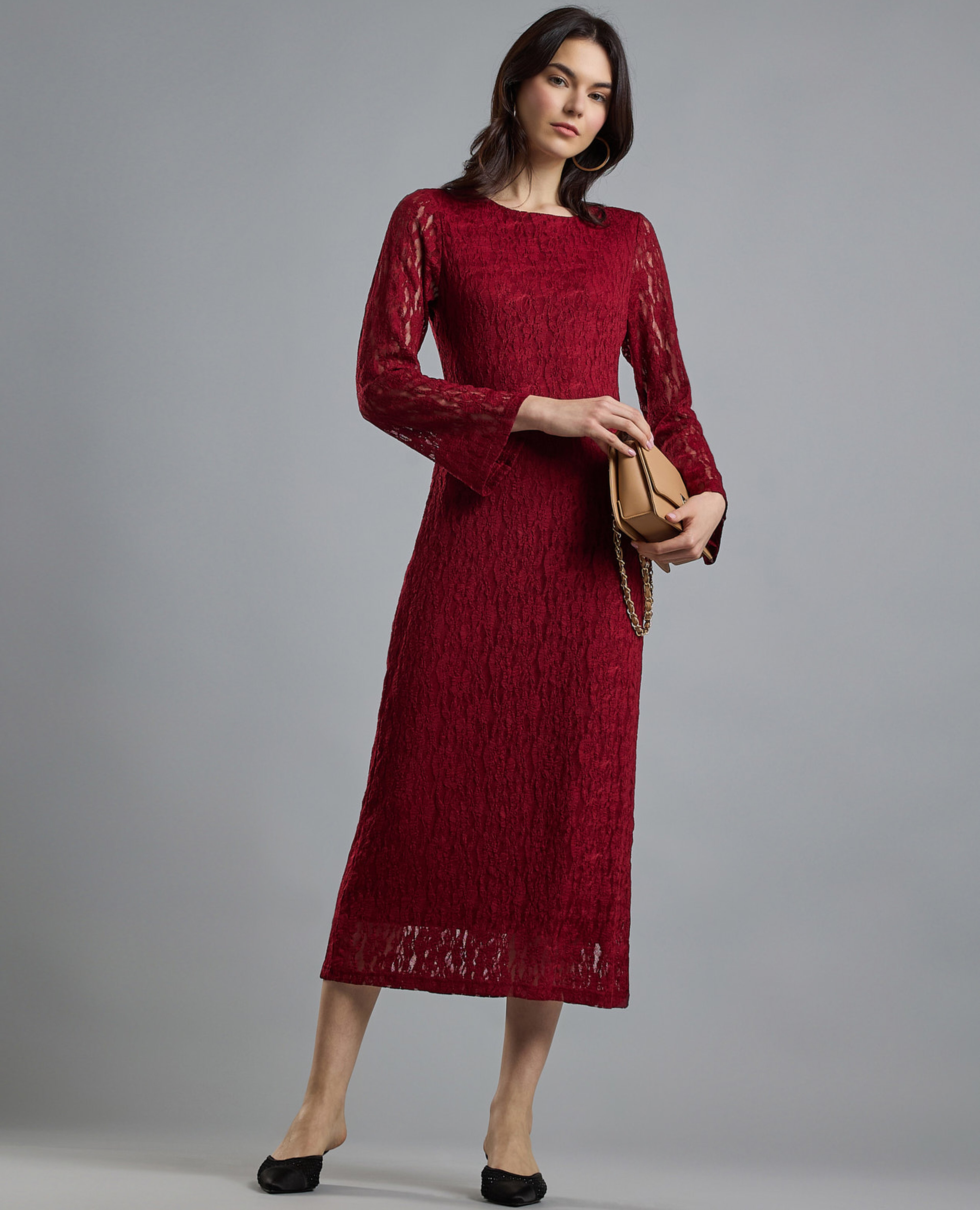 فستان ميدي دانتيل برقبة دائرية وأكمام طويلة