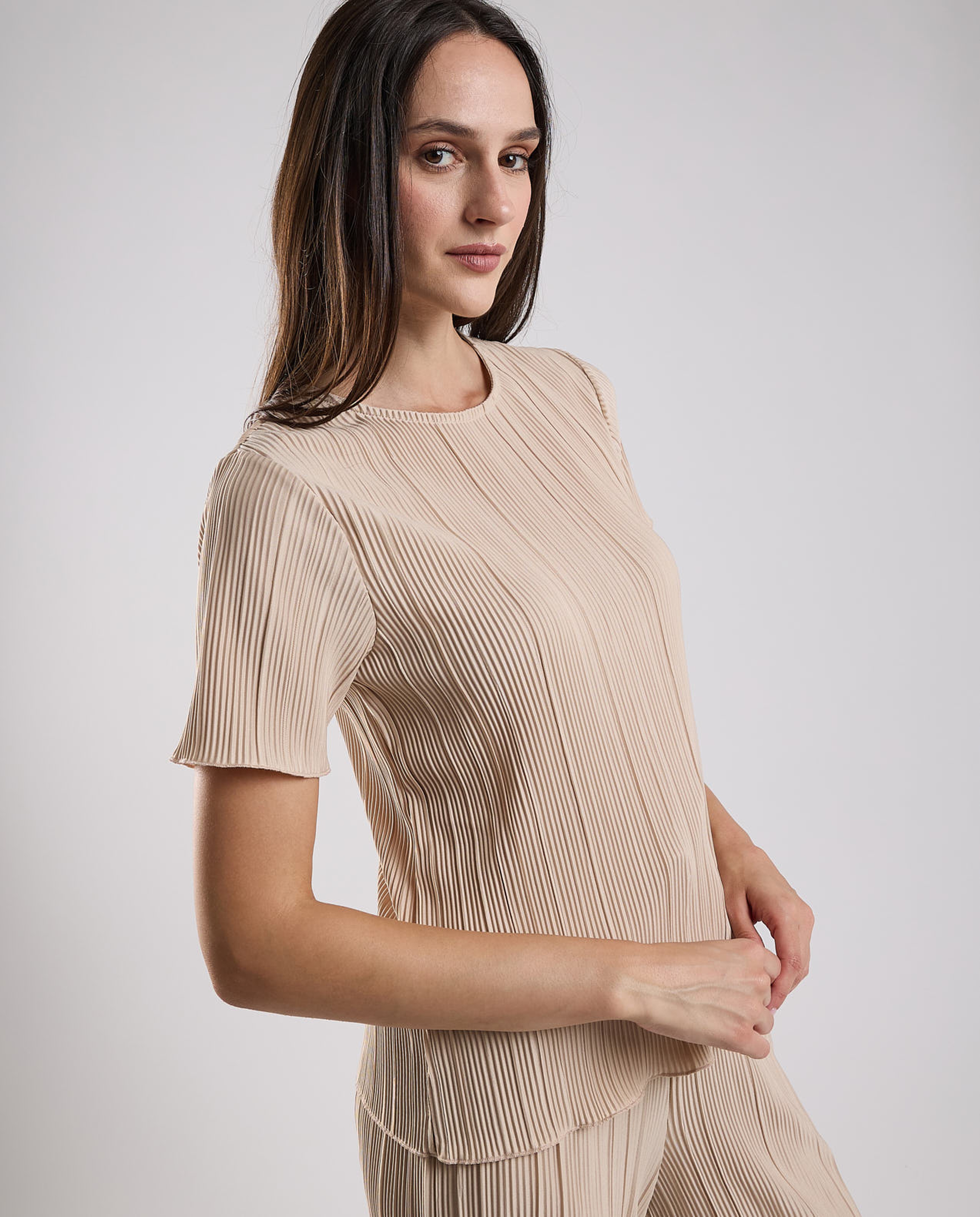 Textured Top with Round Neck and Short Sleeves