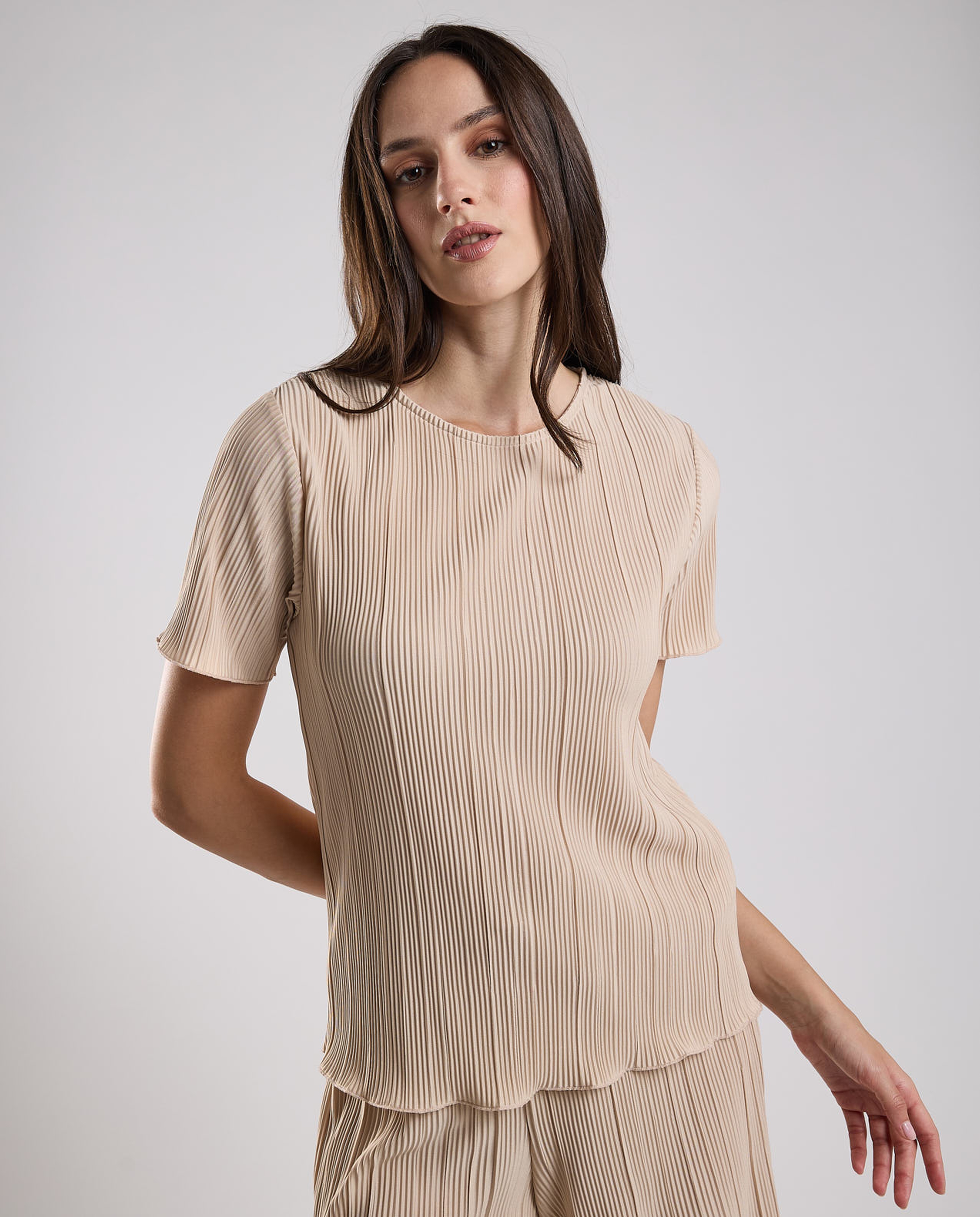 Textured Top with Round Neck and Short Sleeves