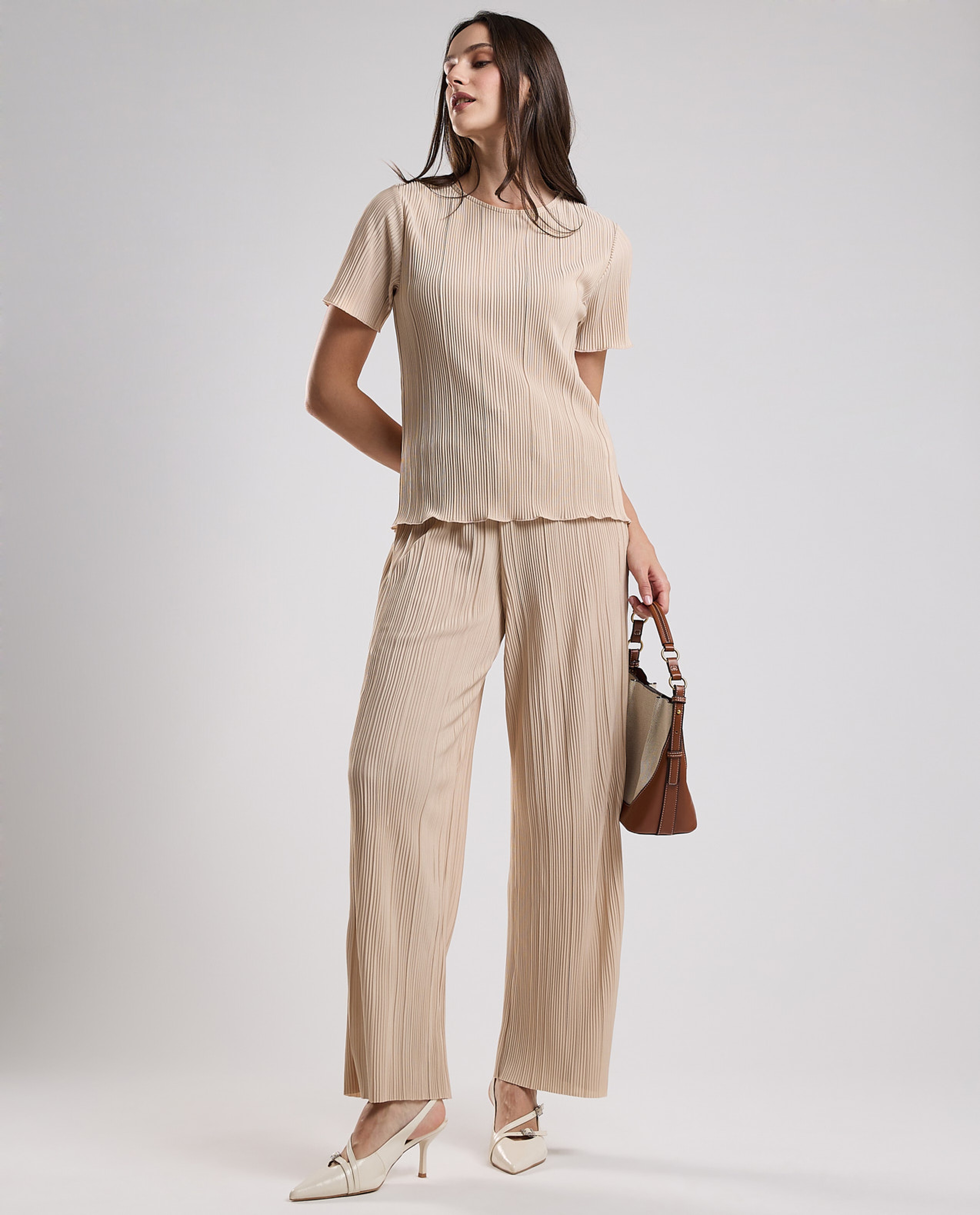 Textured Top with Round Neck and Short Sleeves