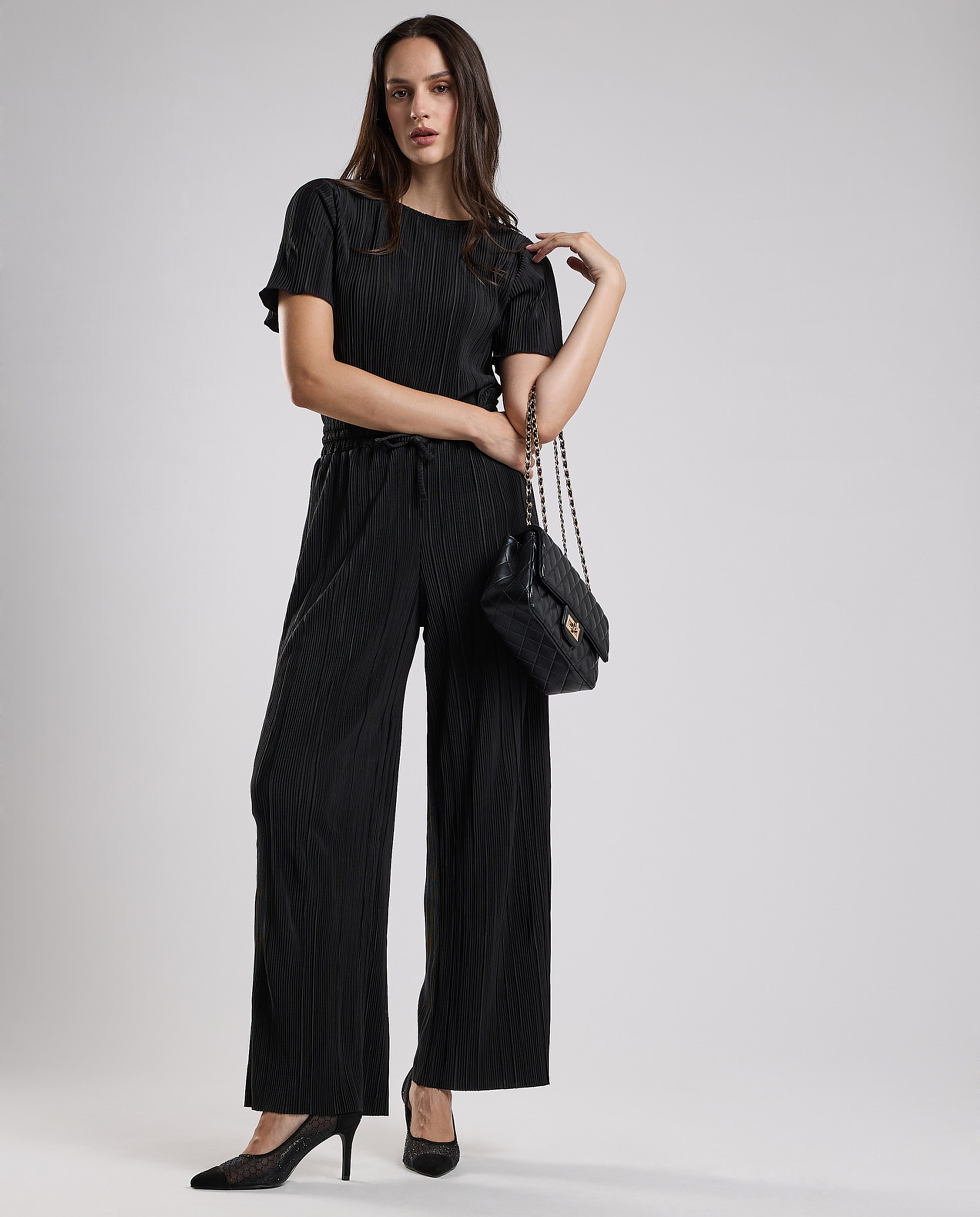 Textured Top with Round Neck and Short Sleeves