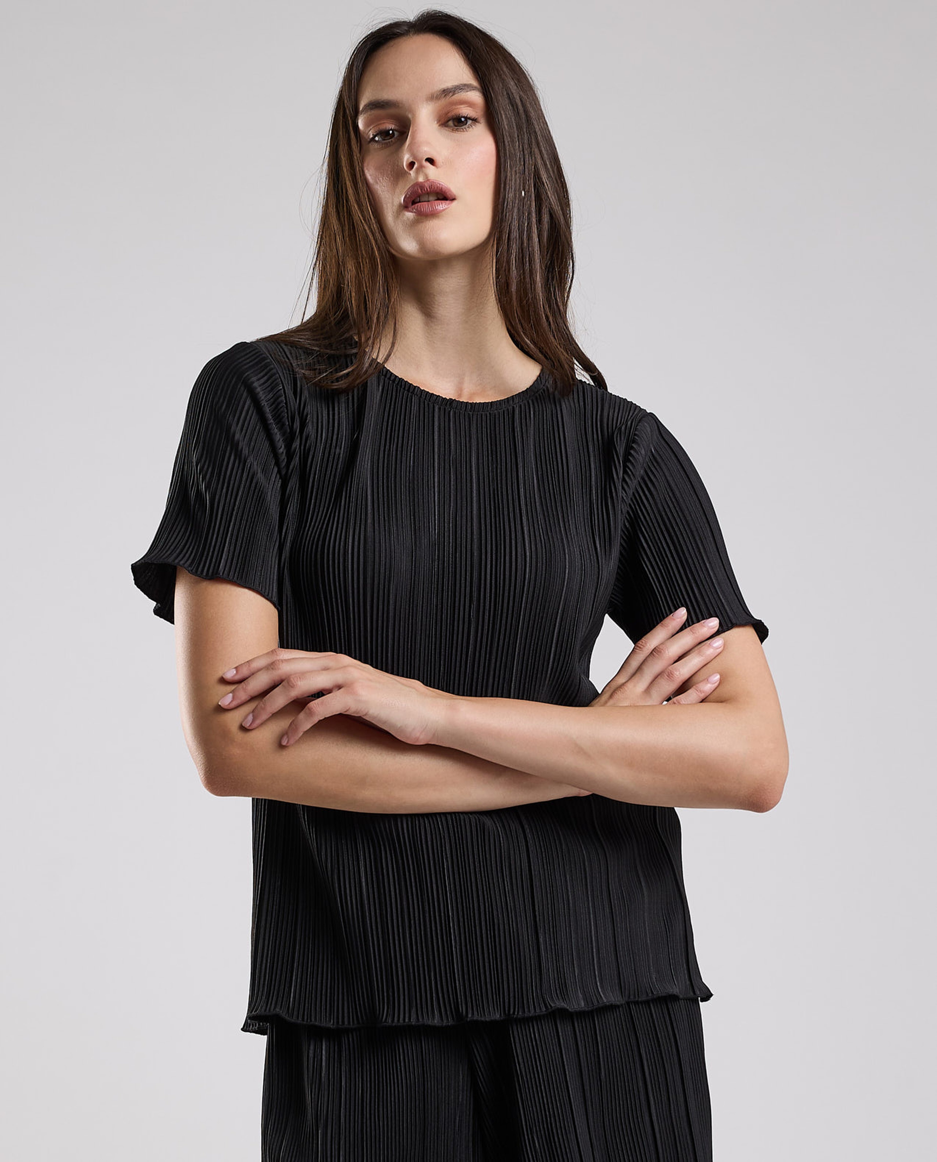 Textured Top with Round Neck and Short Sleeves