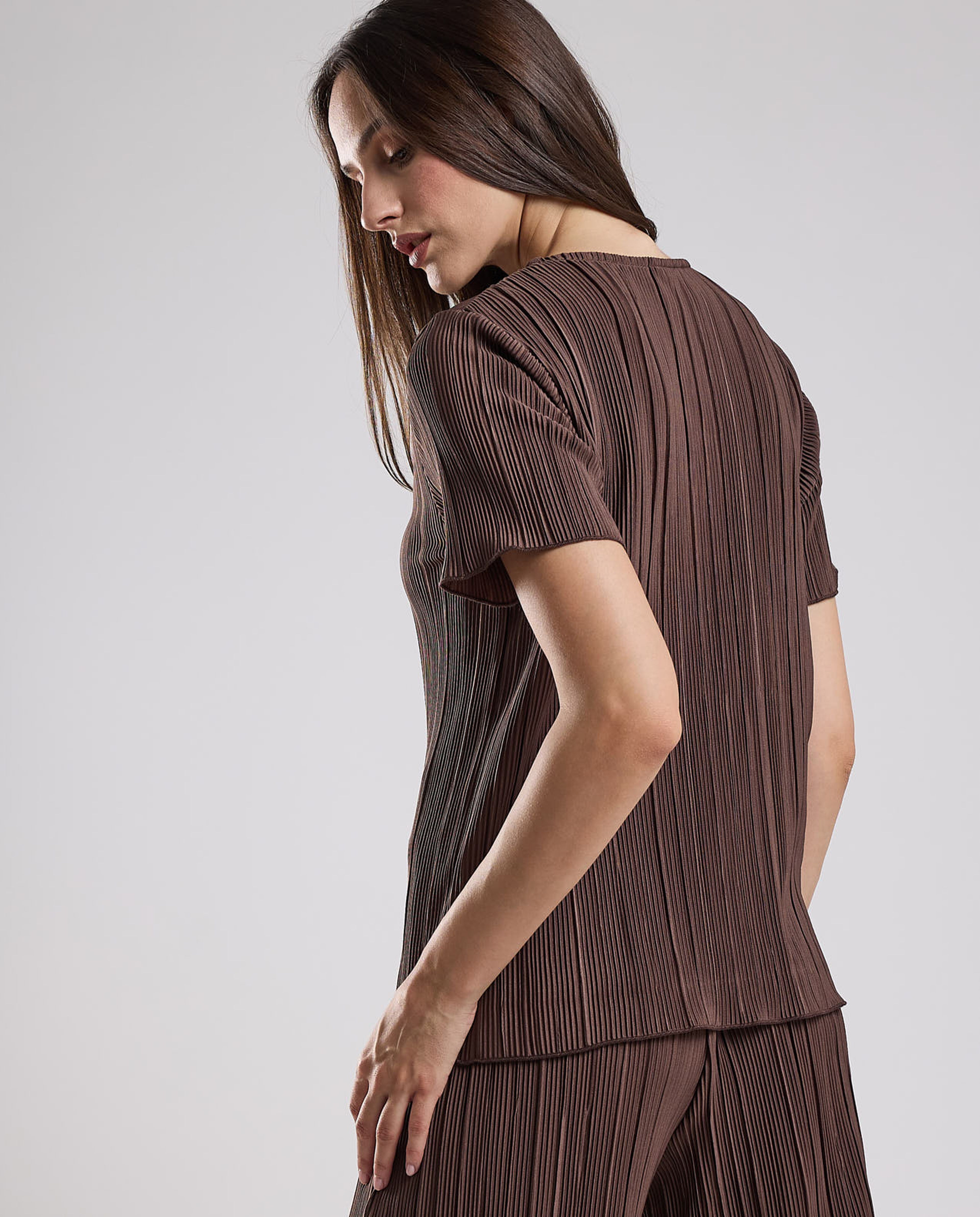 Textured Top with Round Neck and Short Sleeves