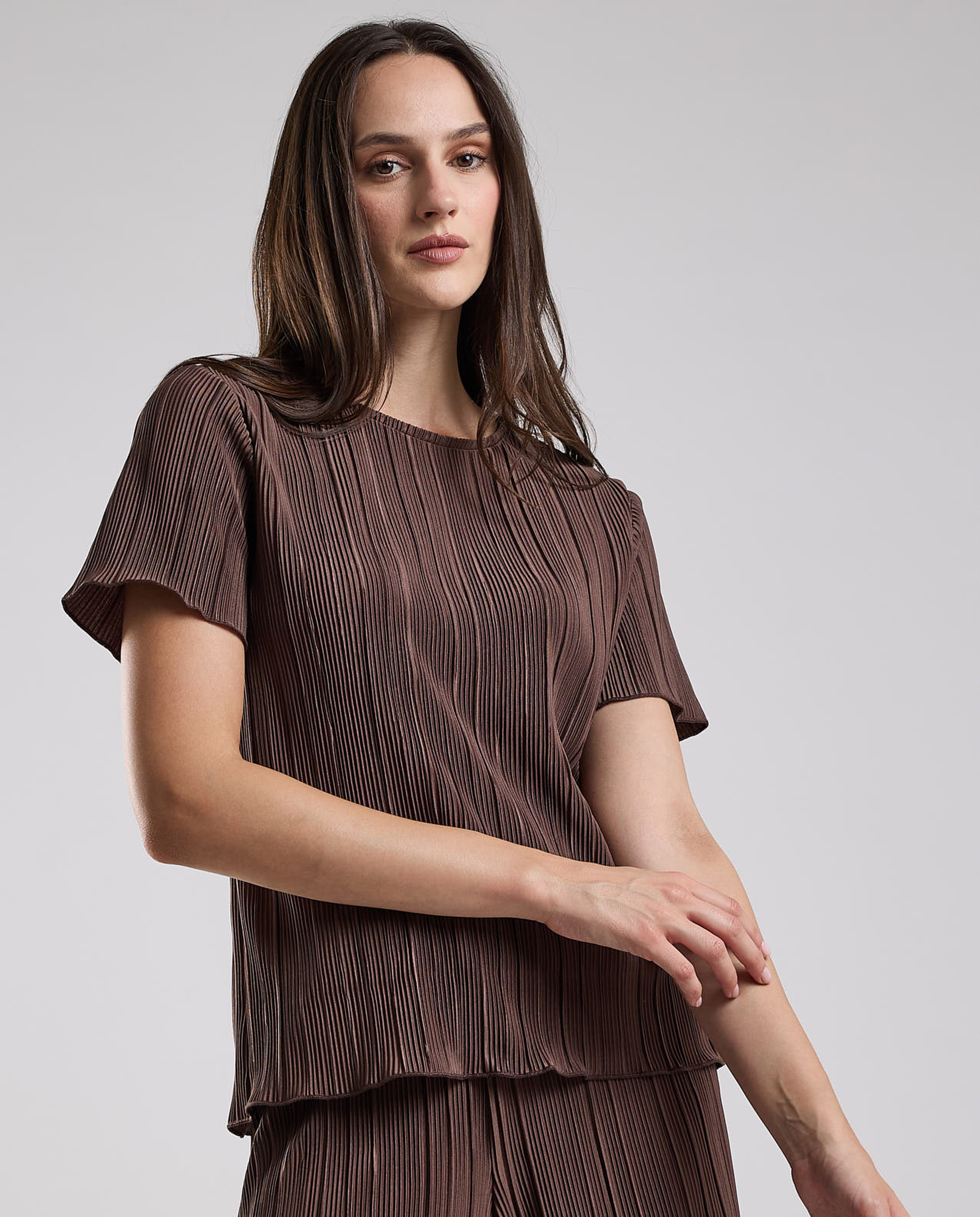 Textured Top with Round Neck and Short Sleeves