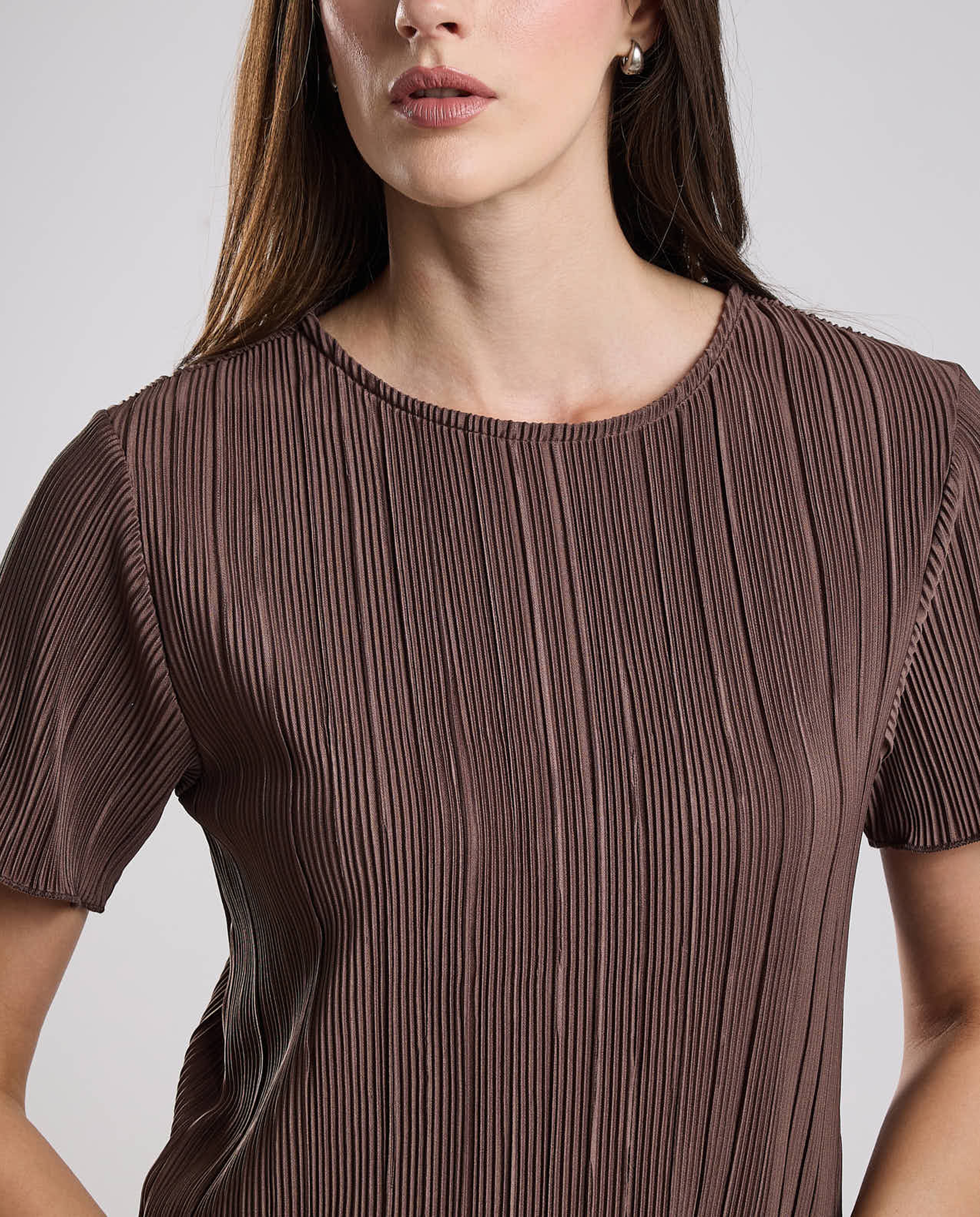 Textured Top with Round Neck and Short Sleeves