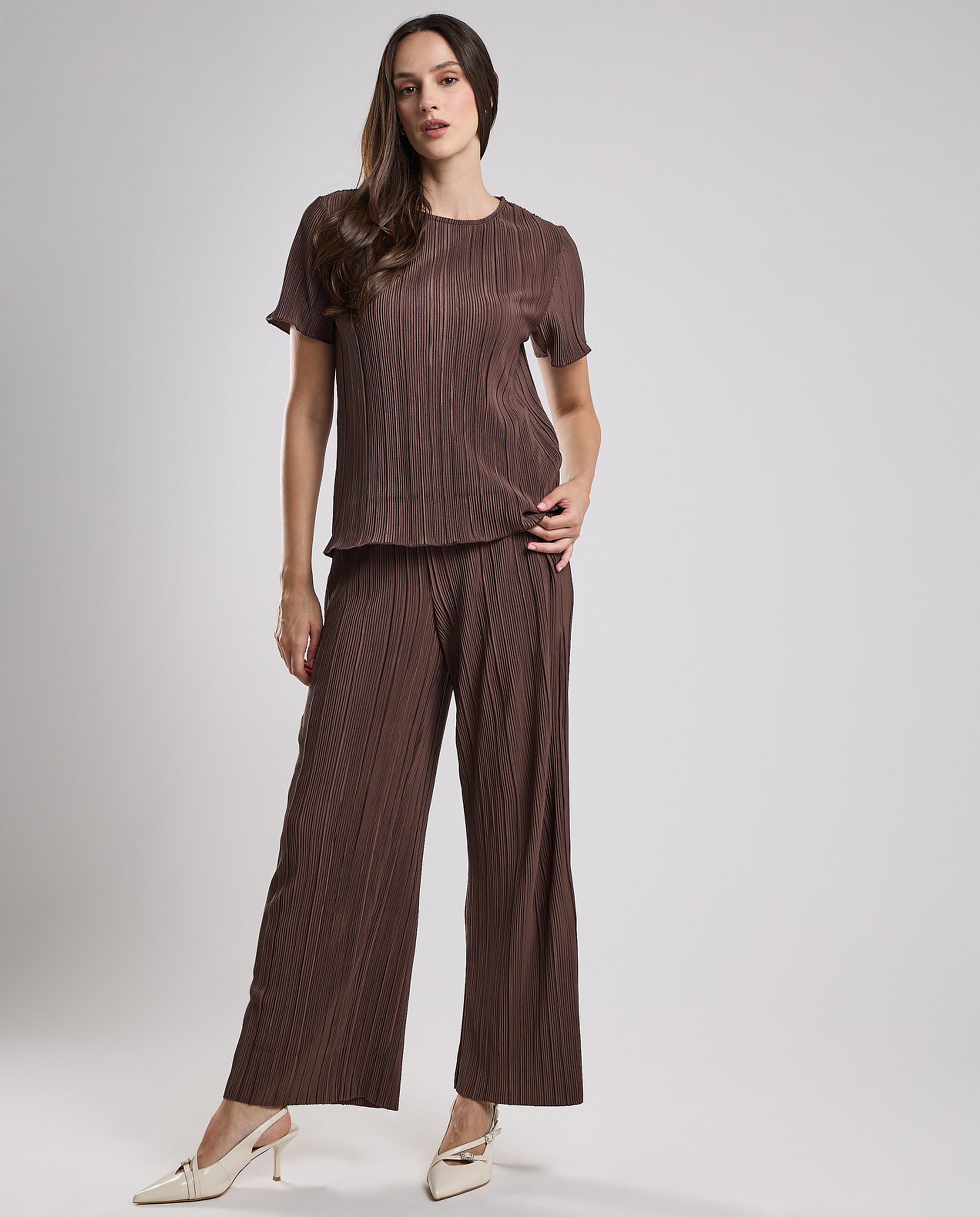 Textured Top with Round Neck and Short Sleeves