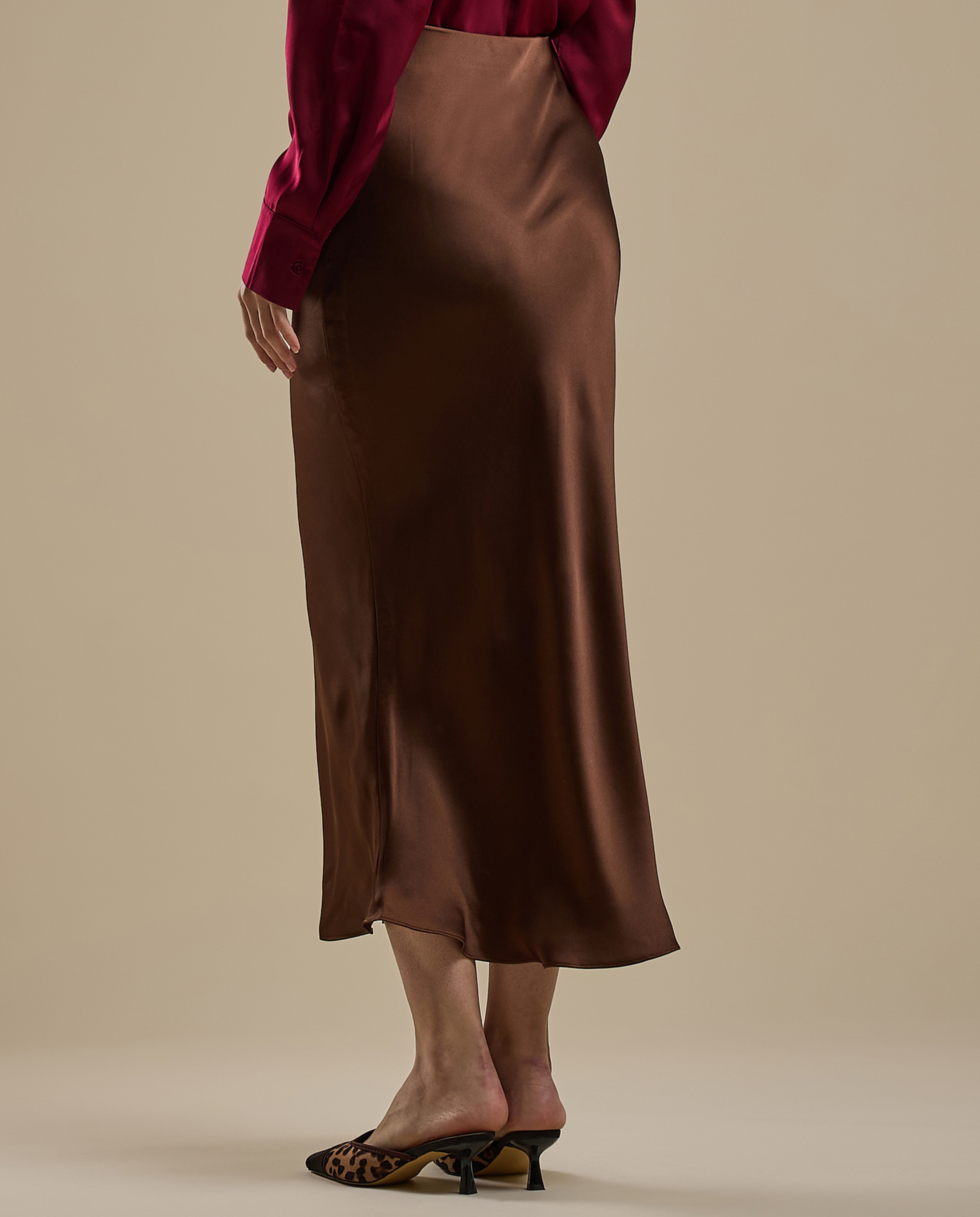 Solid Midi Skirt with Zipper Closure