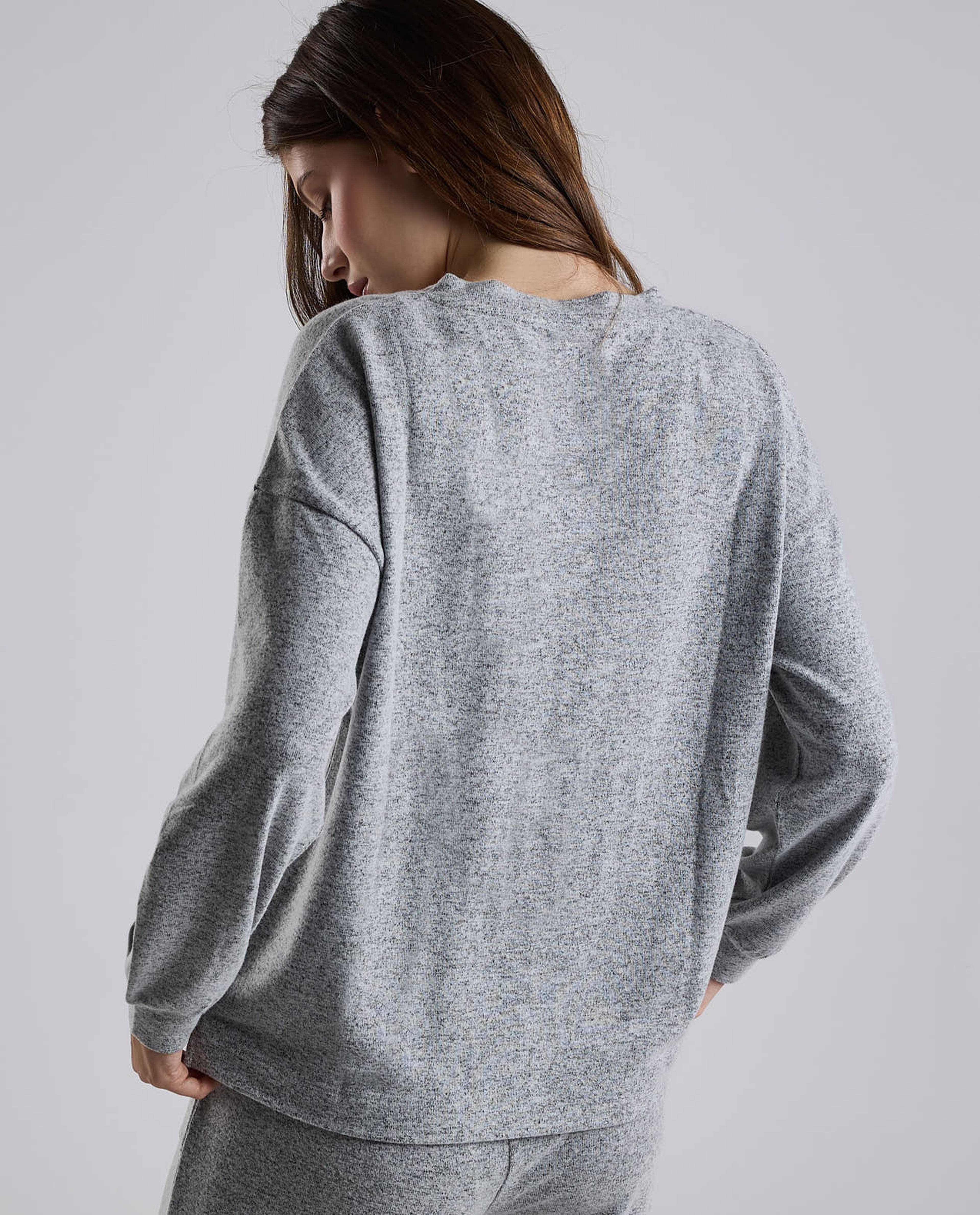 Textured Lounge Top with V-Neck and Long Sleeves
