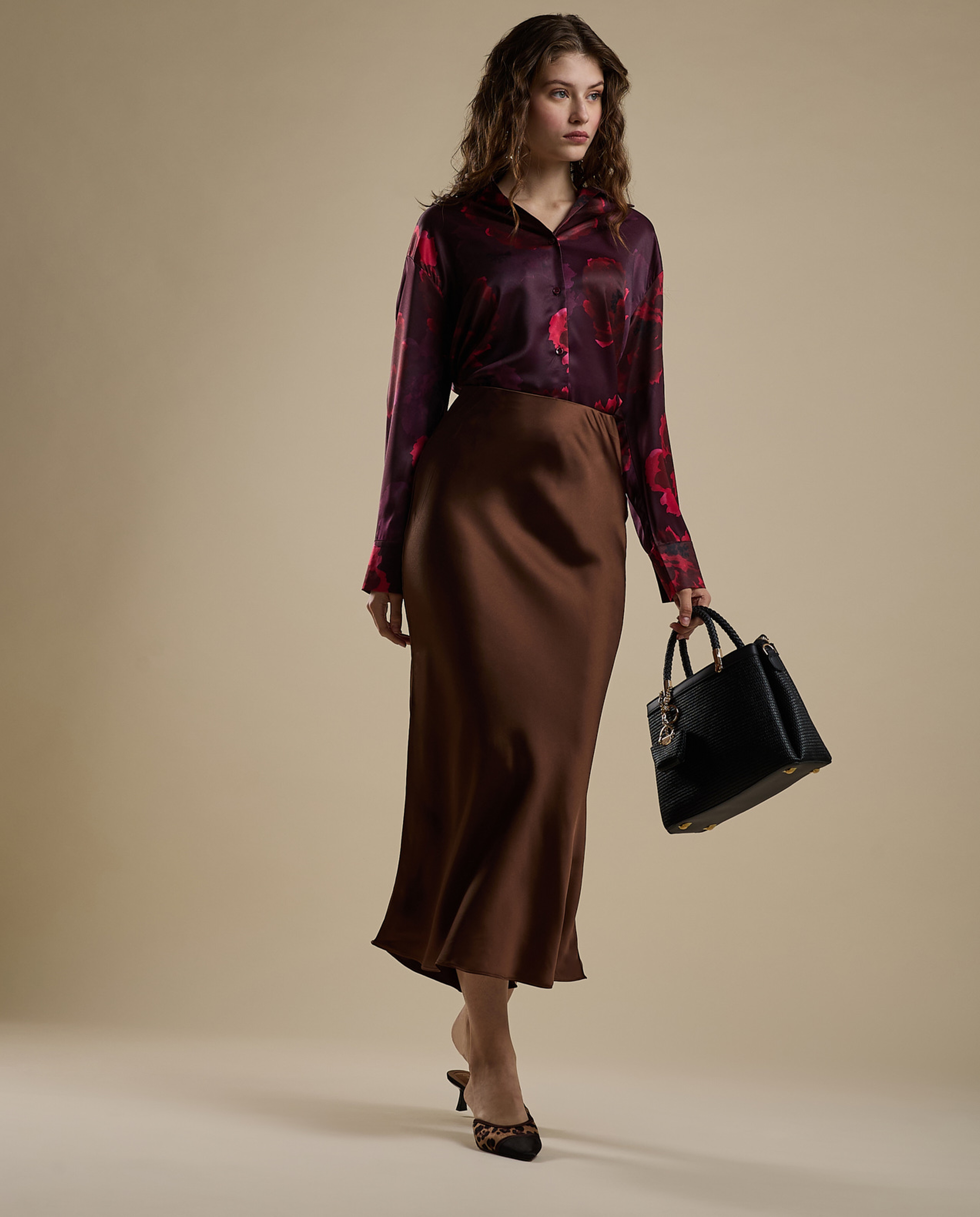 Floral Print Shirt with Classic Collar and Long Sleeves