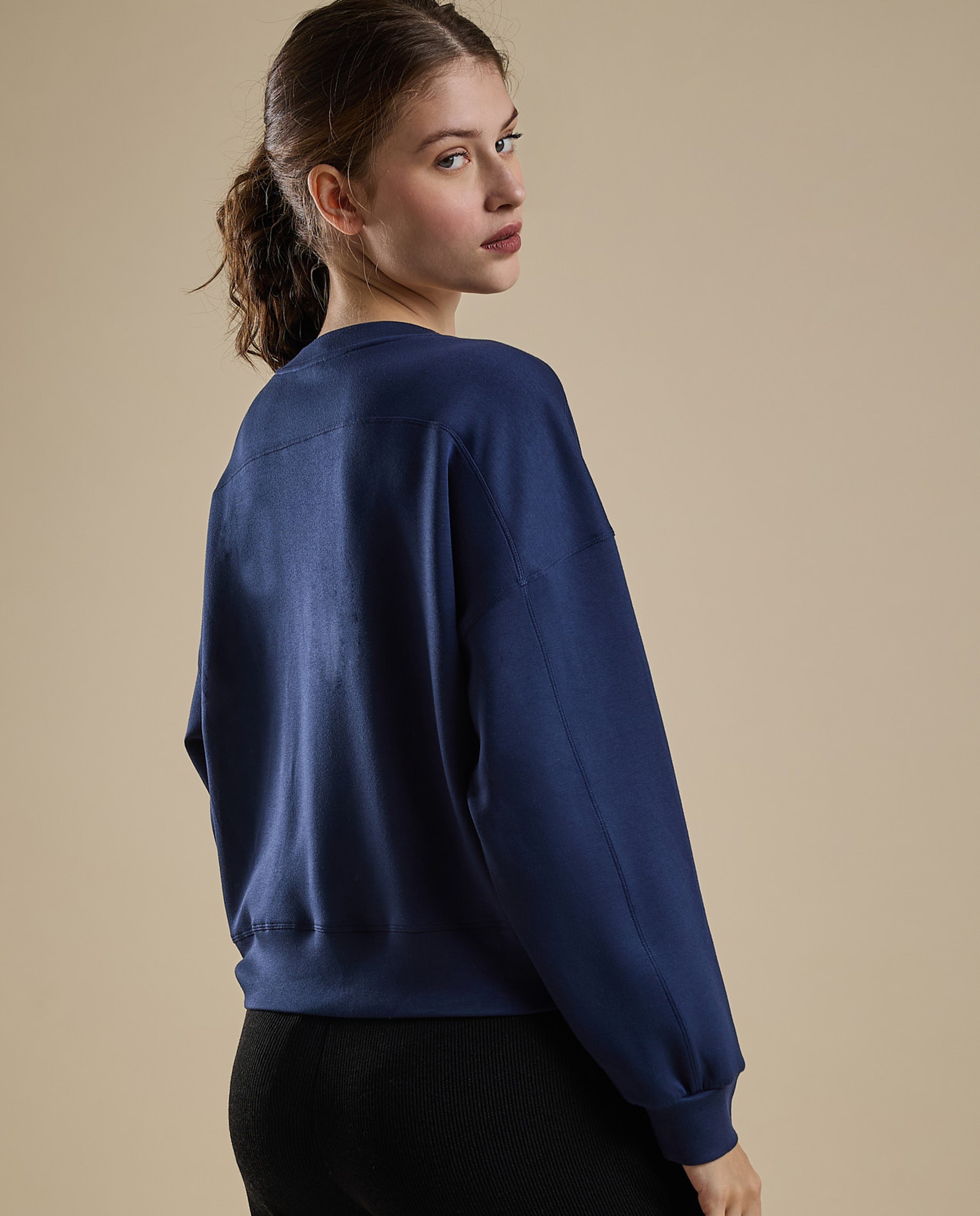 Solid Sweatshirt with Crew Neck and Long Sleeves