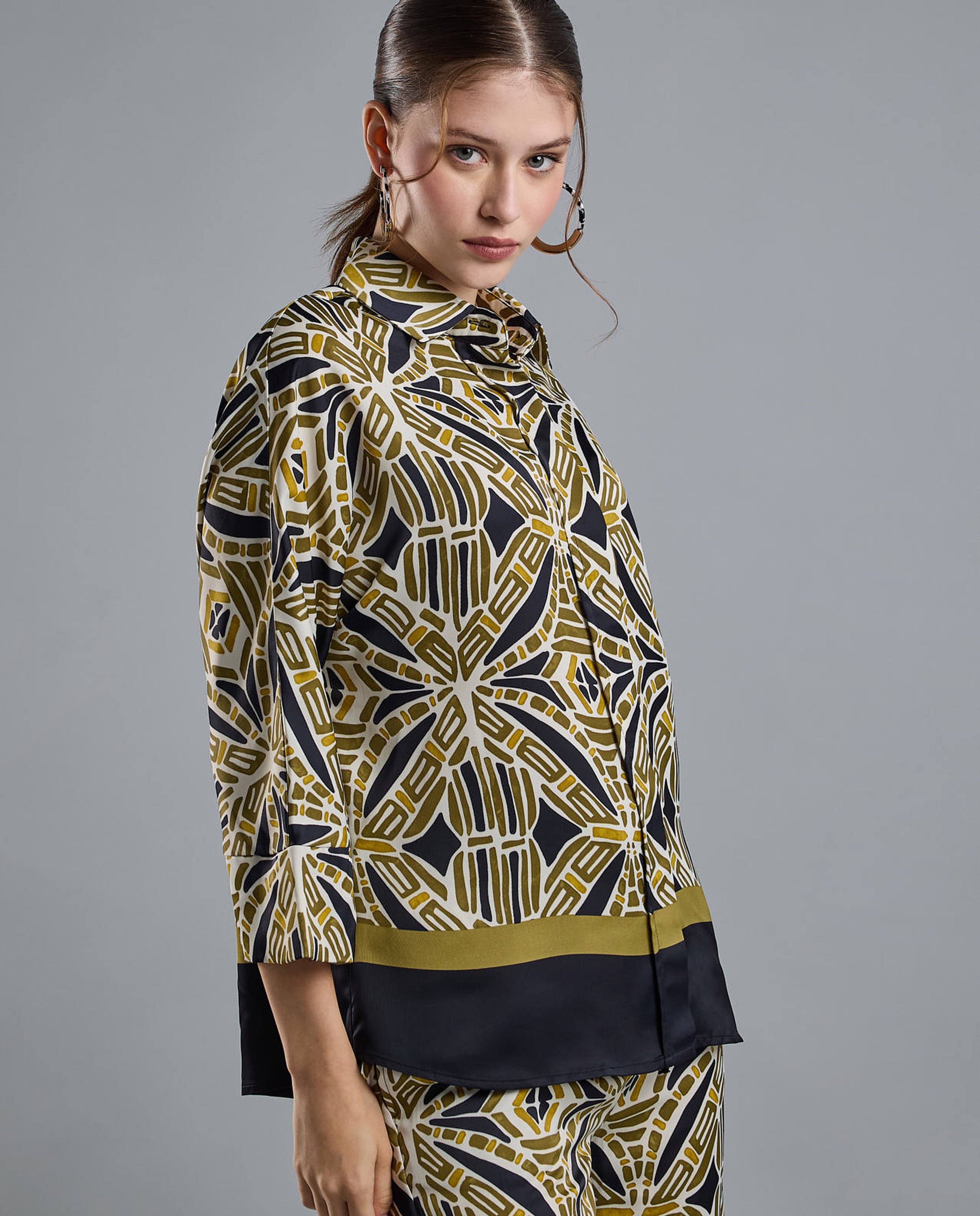 Patterned Shirt with Classic Collar and 3/4 Sleeves