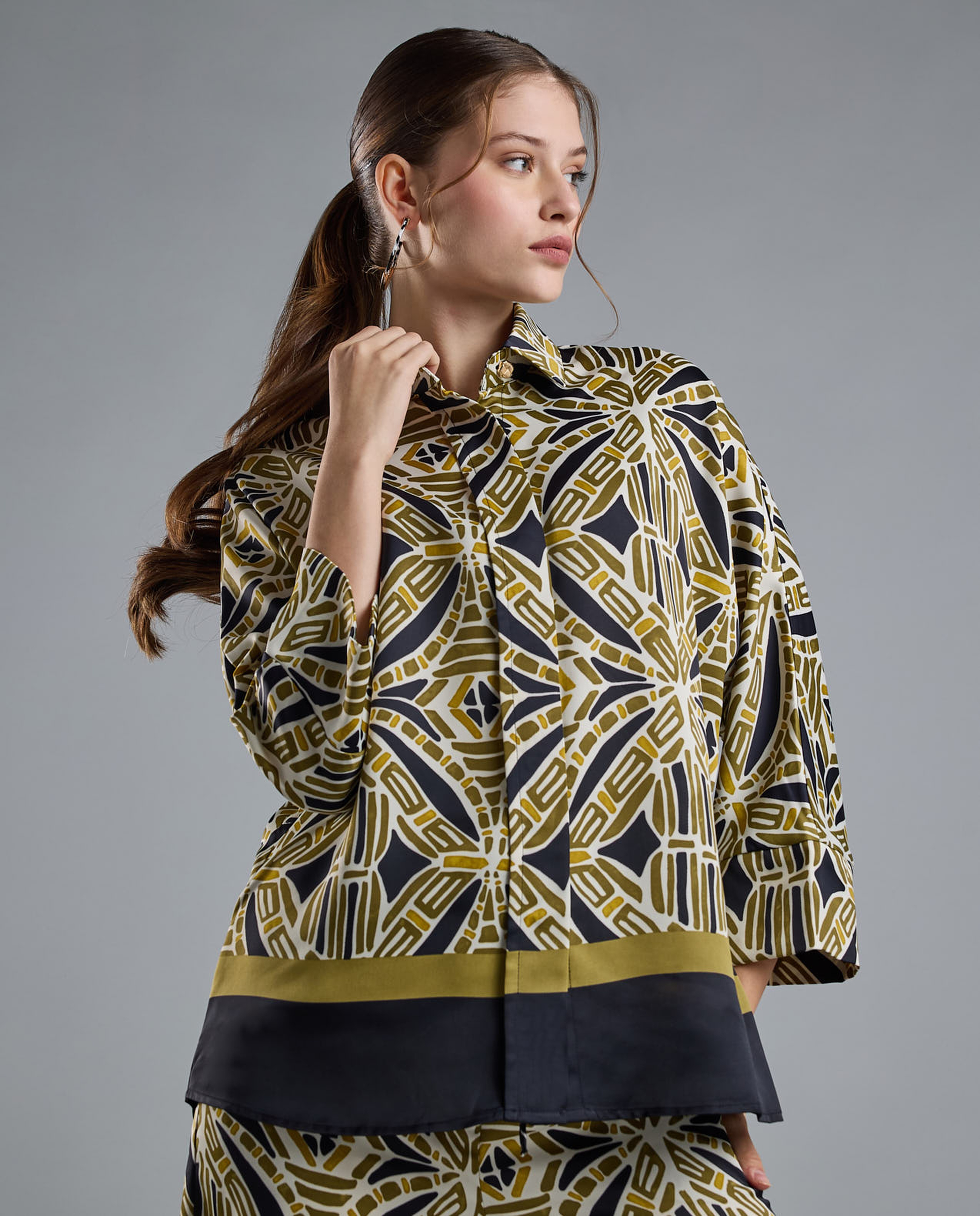 Patterned Shirt with Classic Collar and 3/4 Sleeves