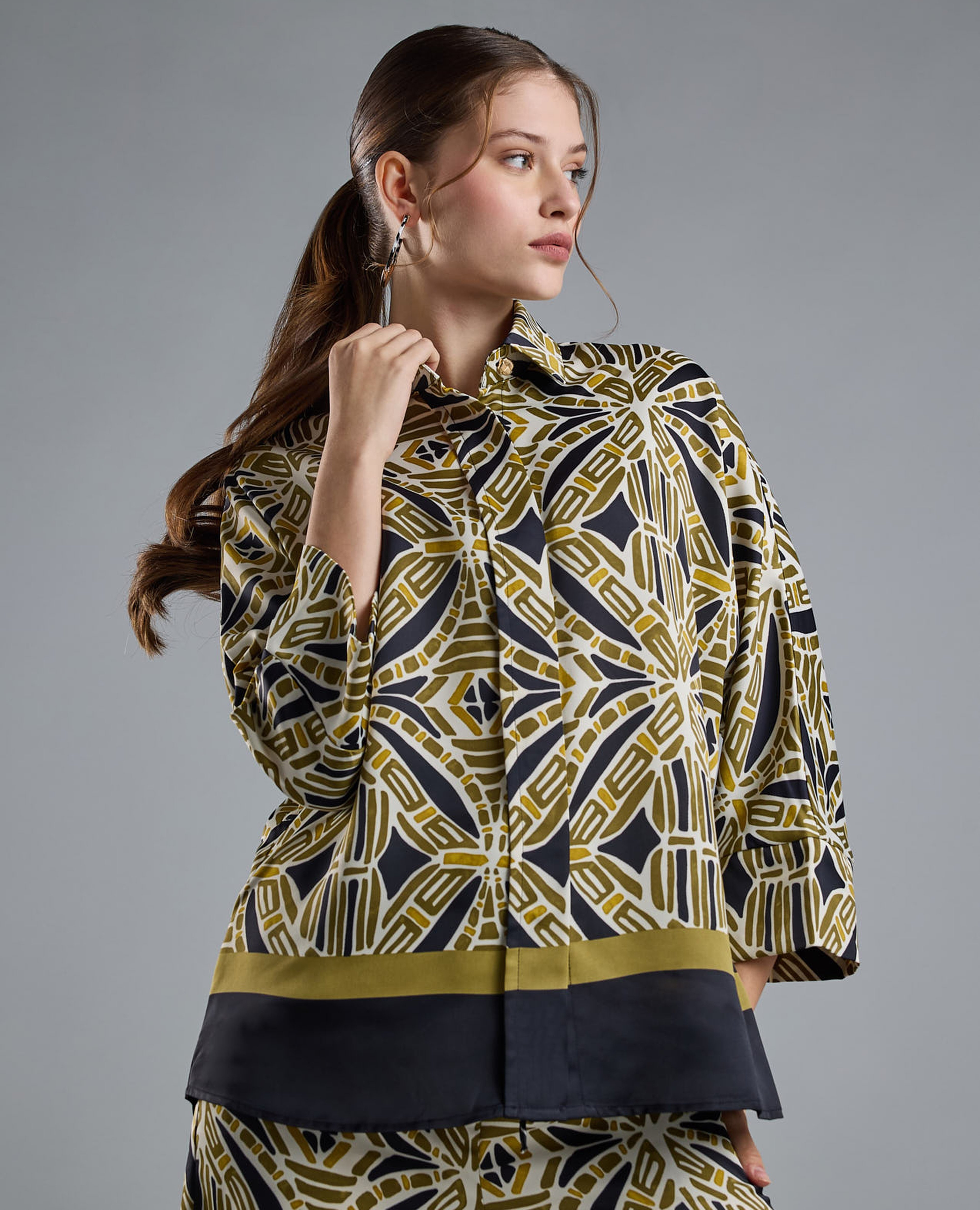Patterned Shirt with Classic Collar and 3/4 Sleeves