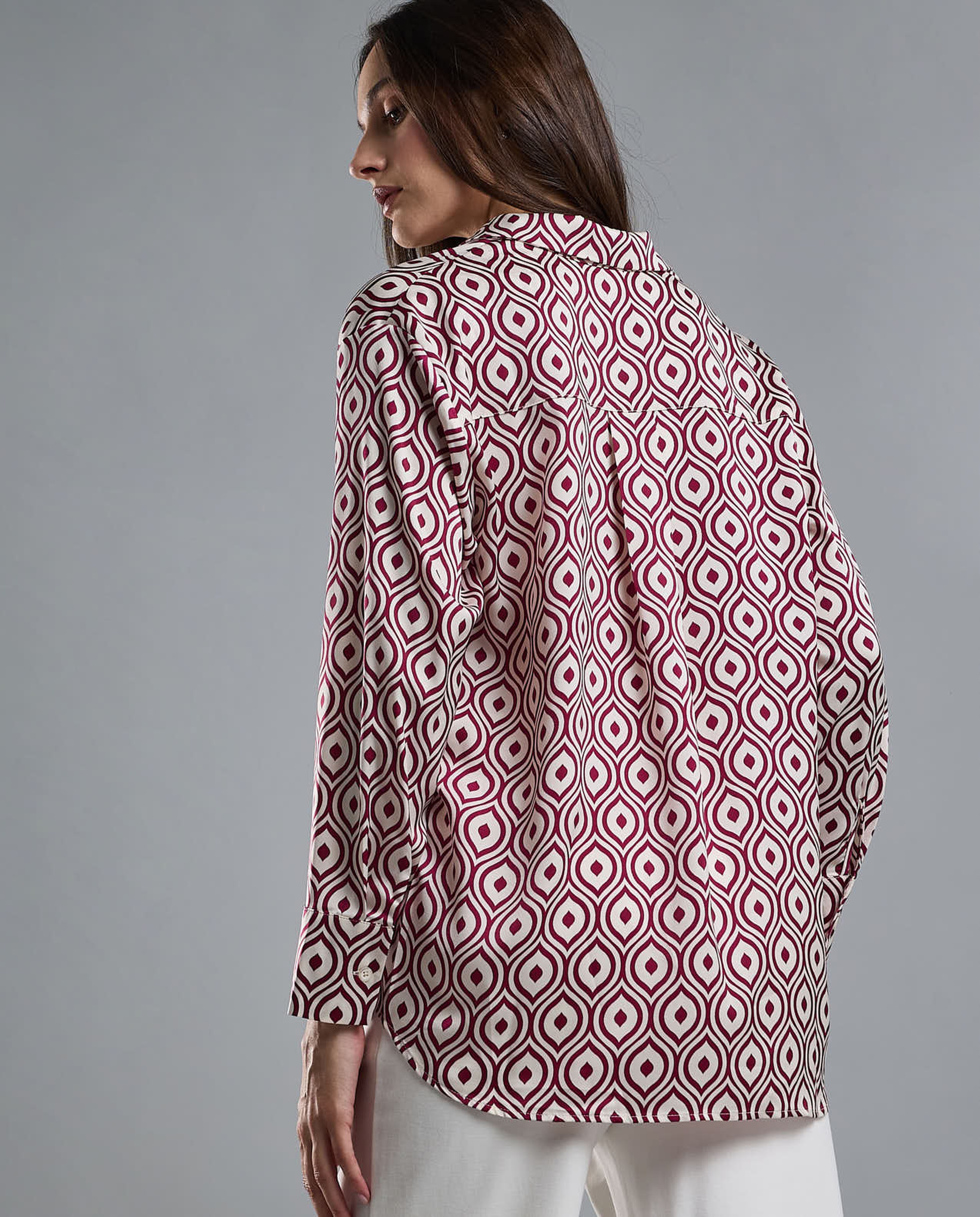 Patterned Shirt with Classic Collar and Long Sleeves