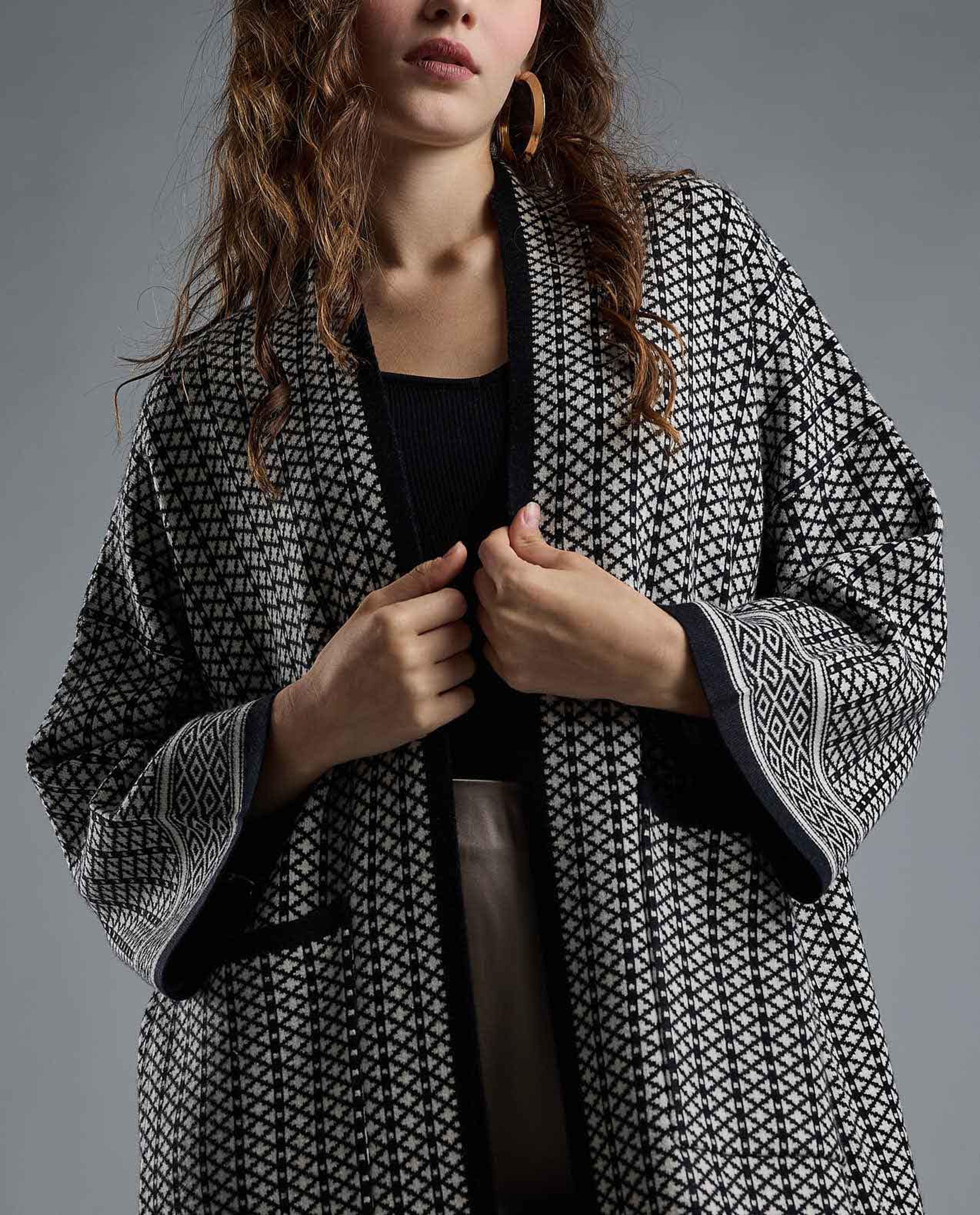 Patterned Coat with Long Sleeves