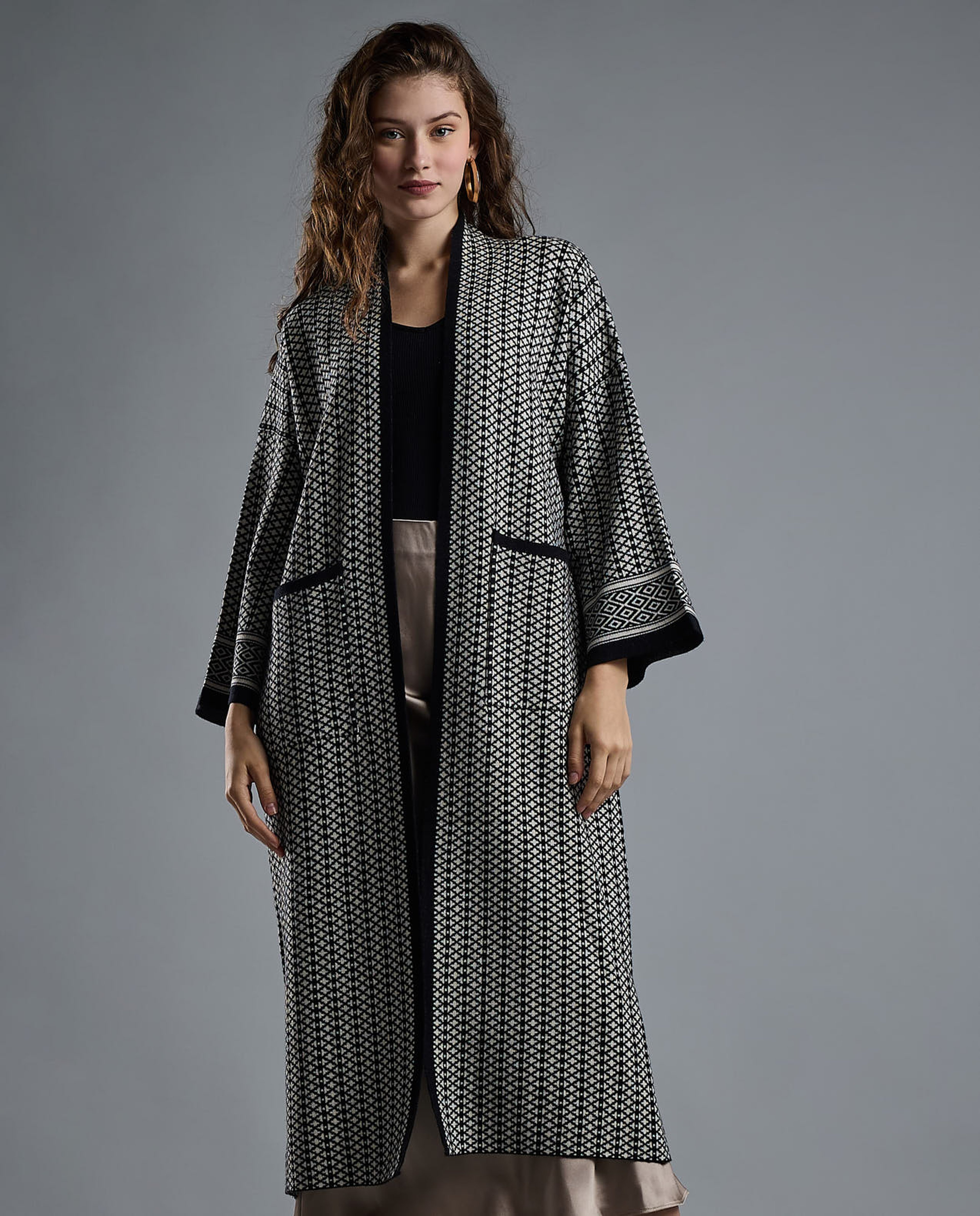 Patterned Coat with Long Sleeves