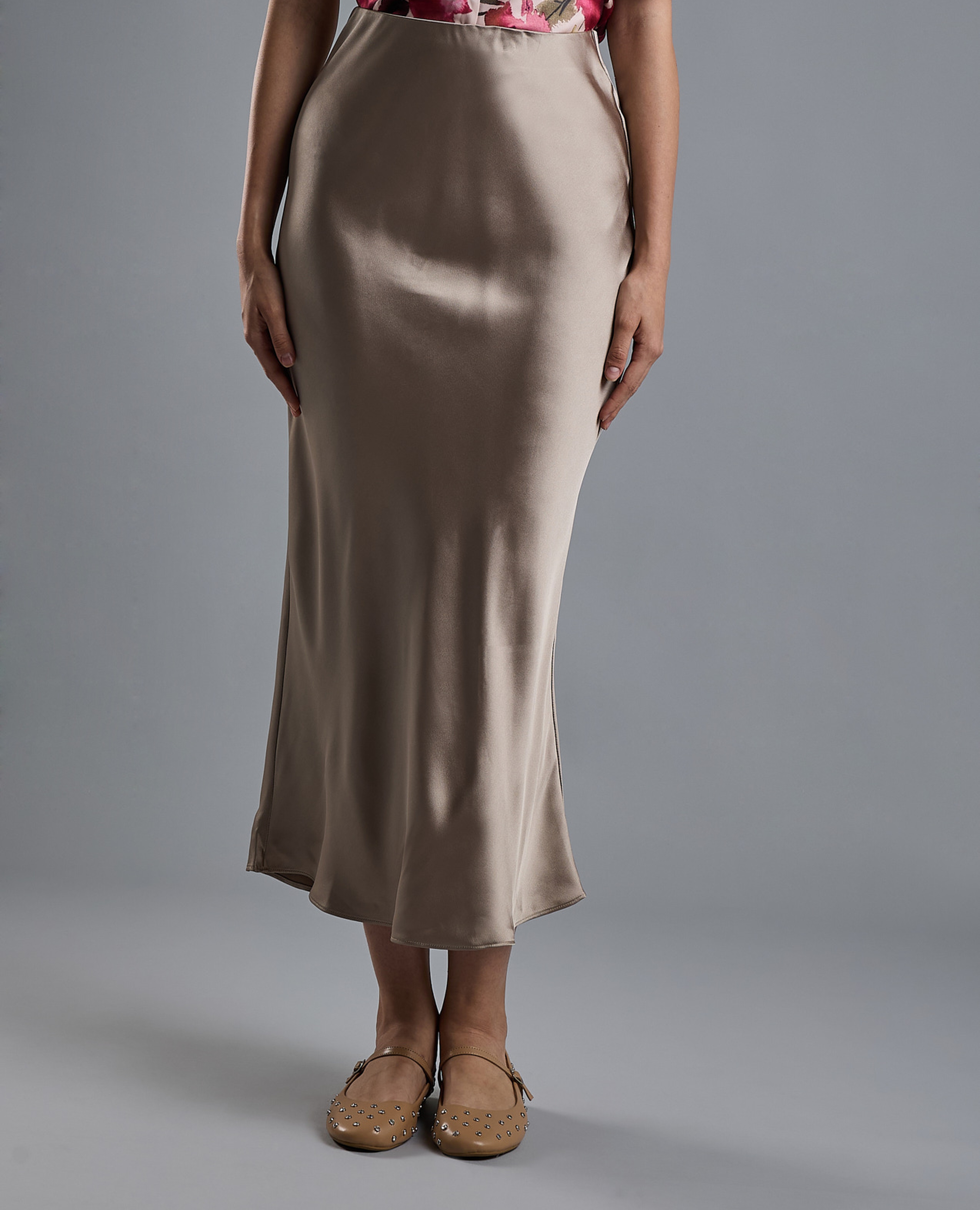 Solid Midi Skirt with Zipper Closure