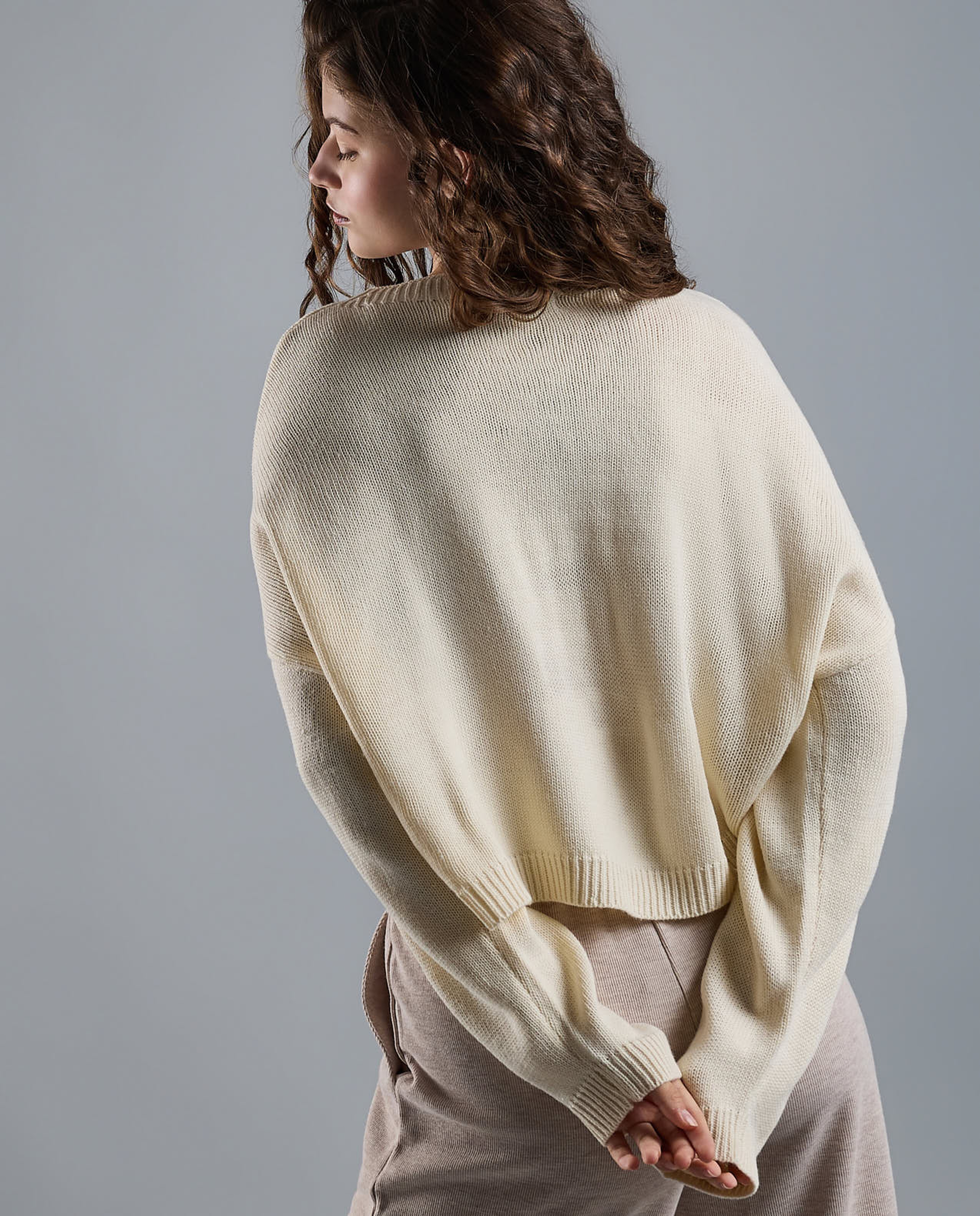 Knitted Sweater with Crew Neck and Long Sleeves