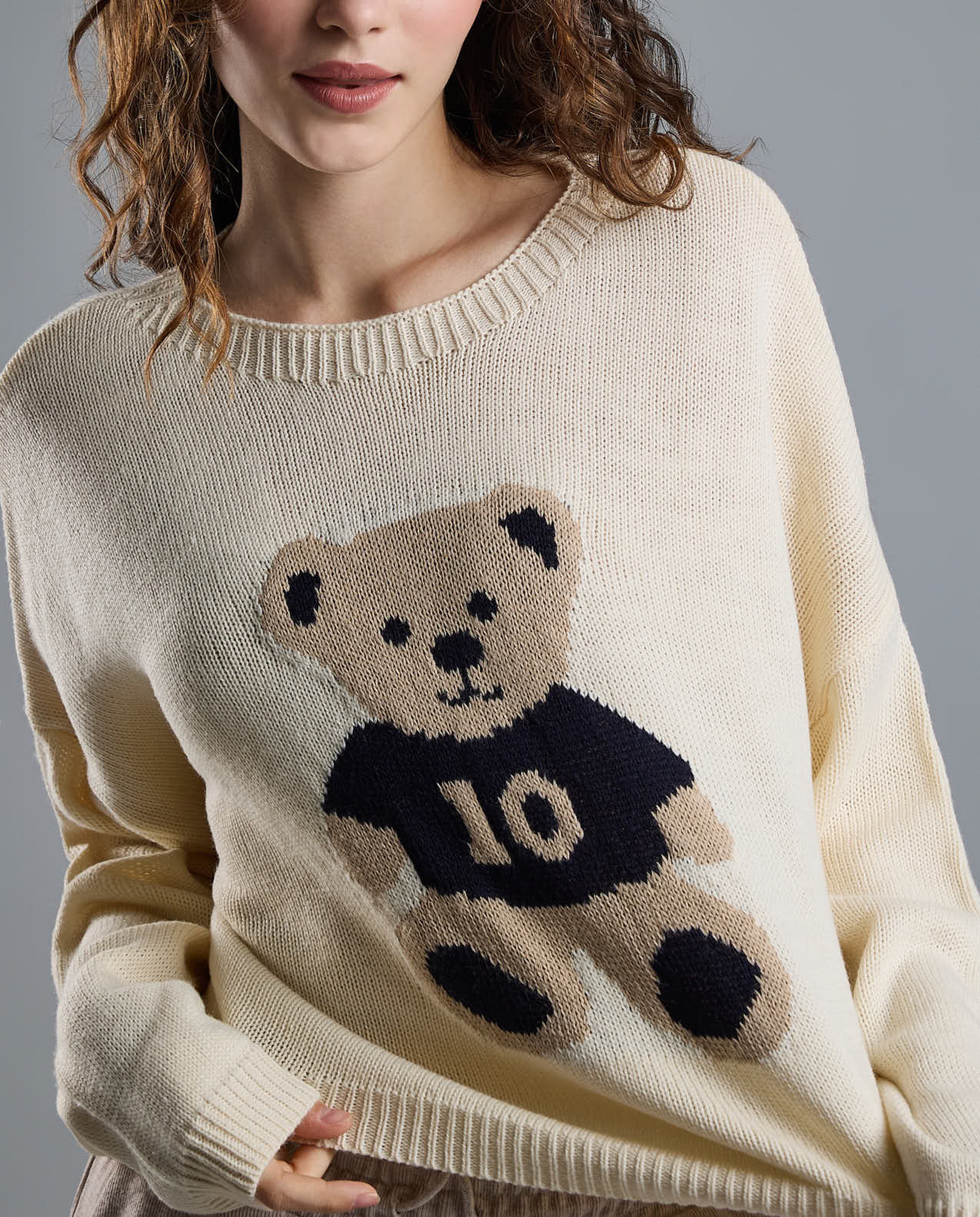 Knitted Sweater with Crew Neck and Long Sleeves