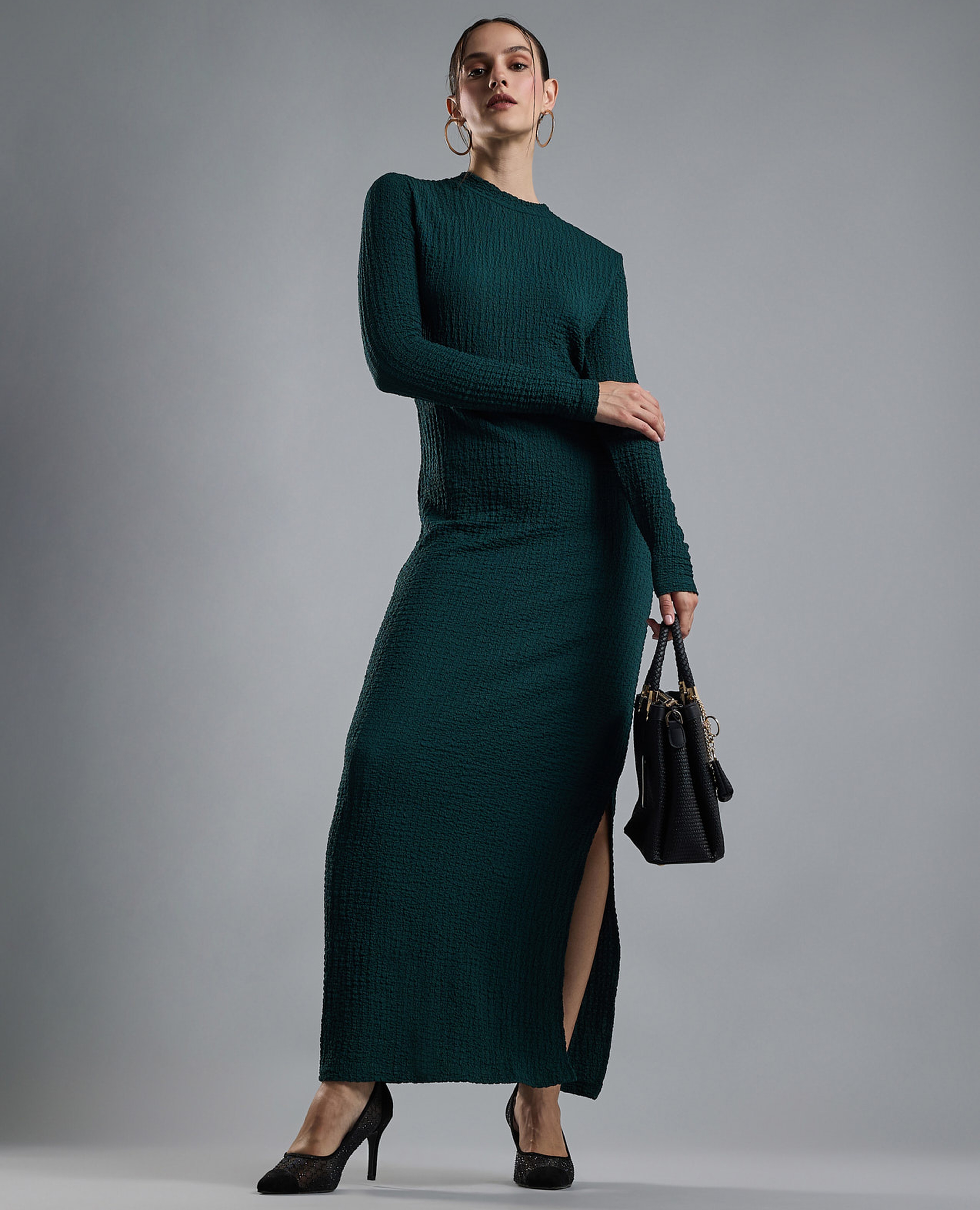 فستان بديكون سادة بياقة دائرية وأكمام طويلة