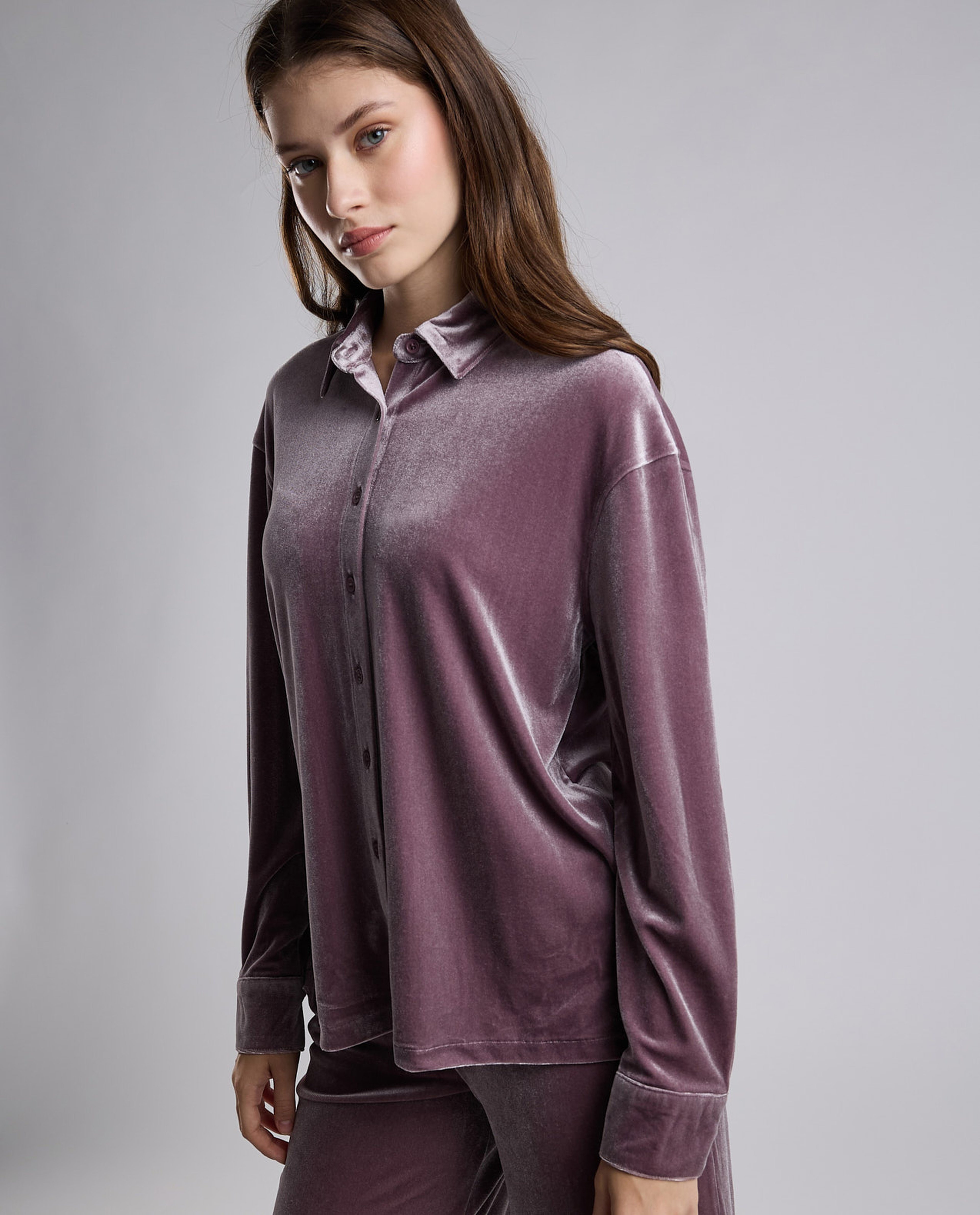 Solid Shirt with Classic Collar and Long Sleeves