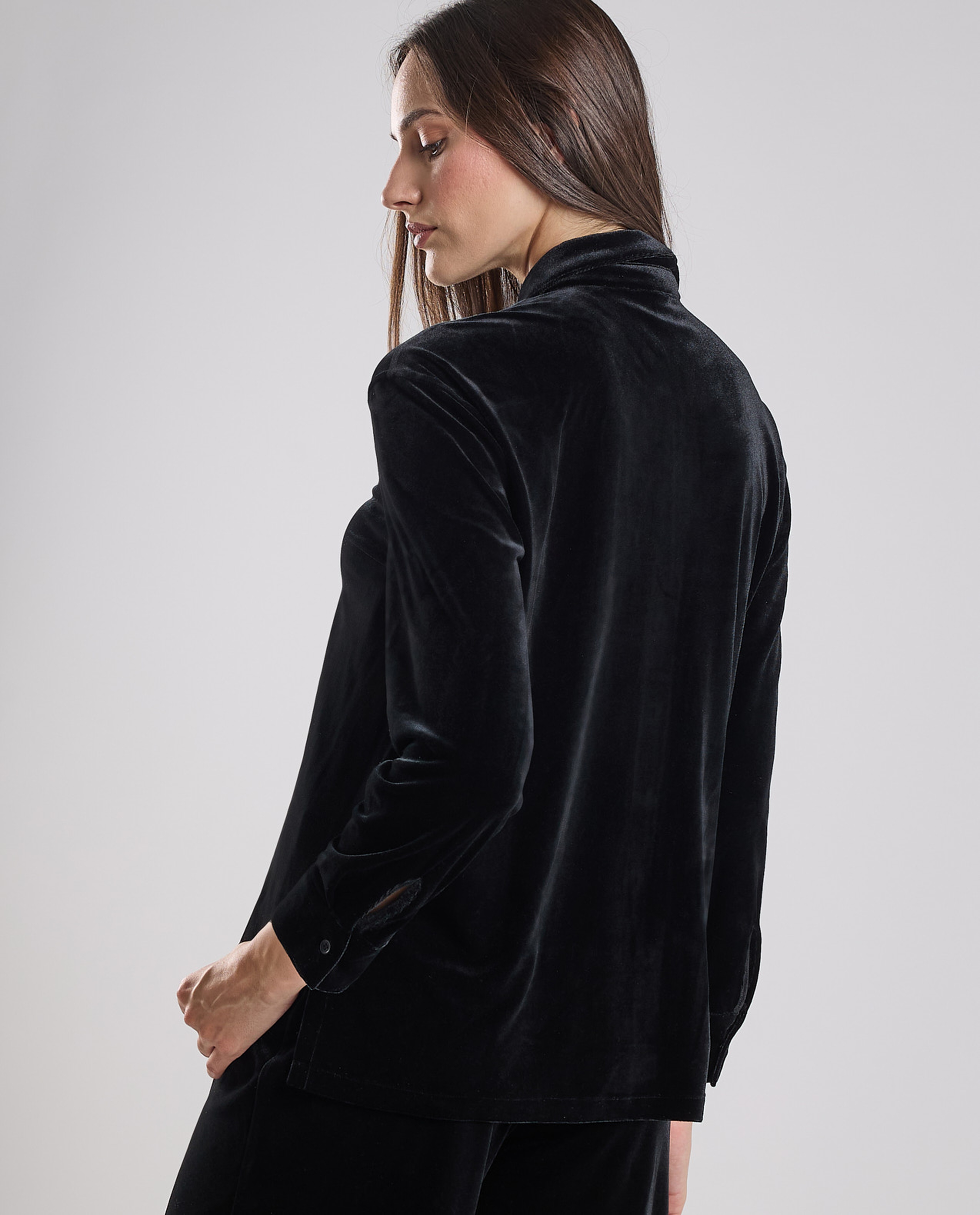 Solid Shirt with Classic Collar and Long Sleeves