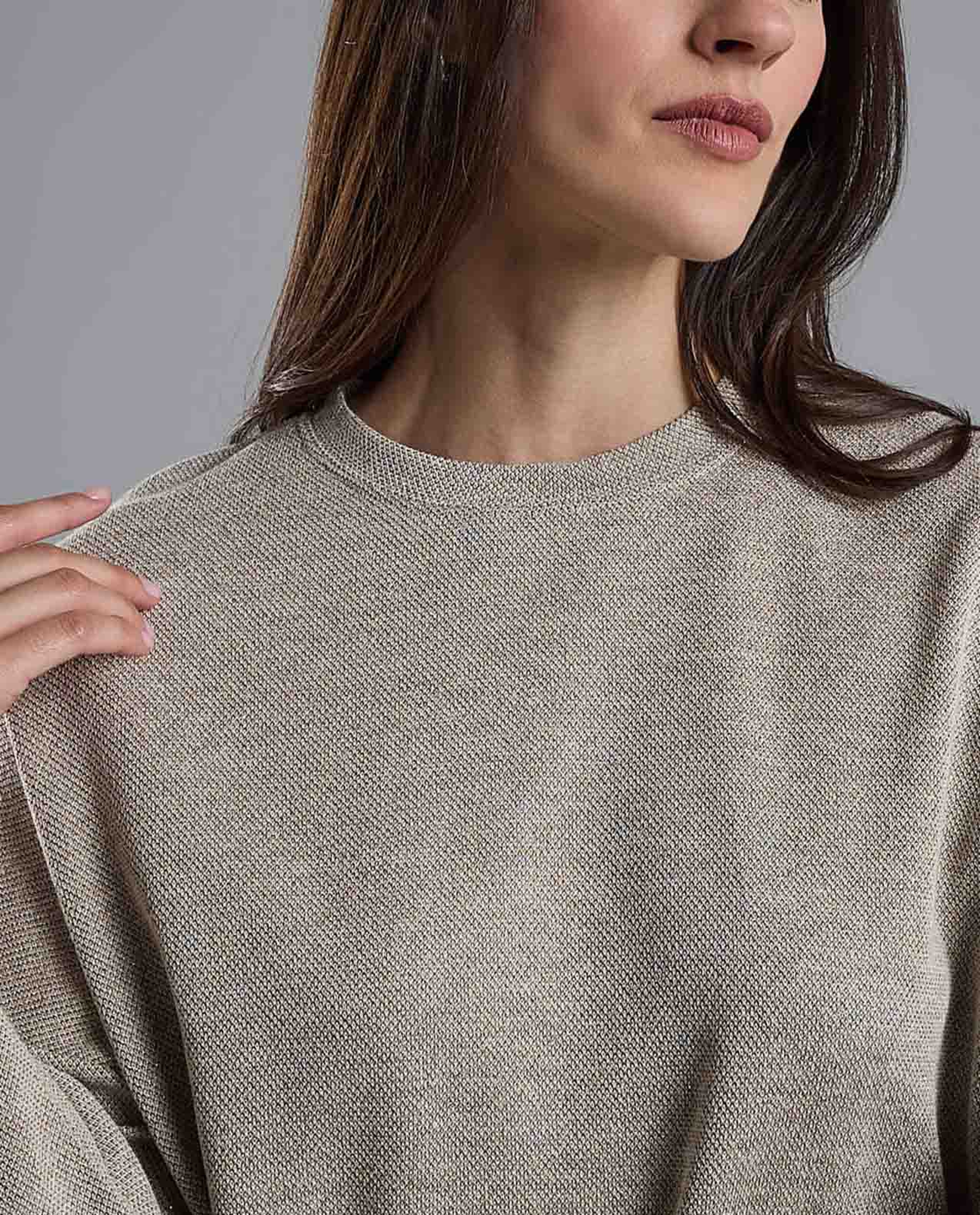 Textured Top with Crew Neck and Long Sleeves