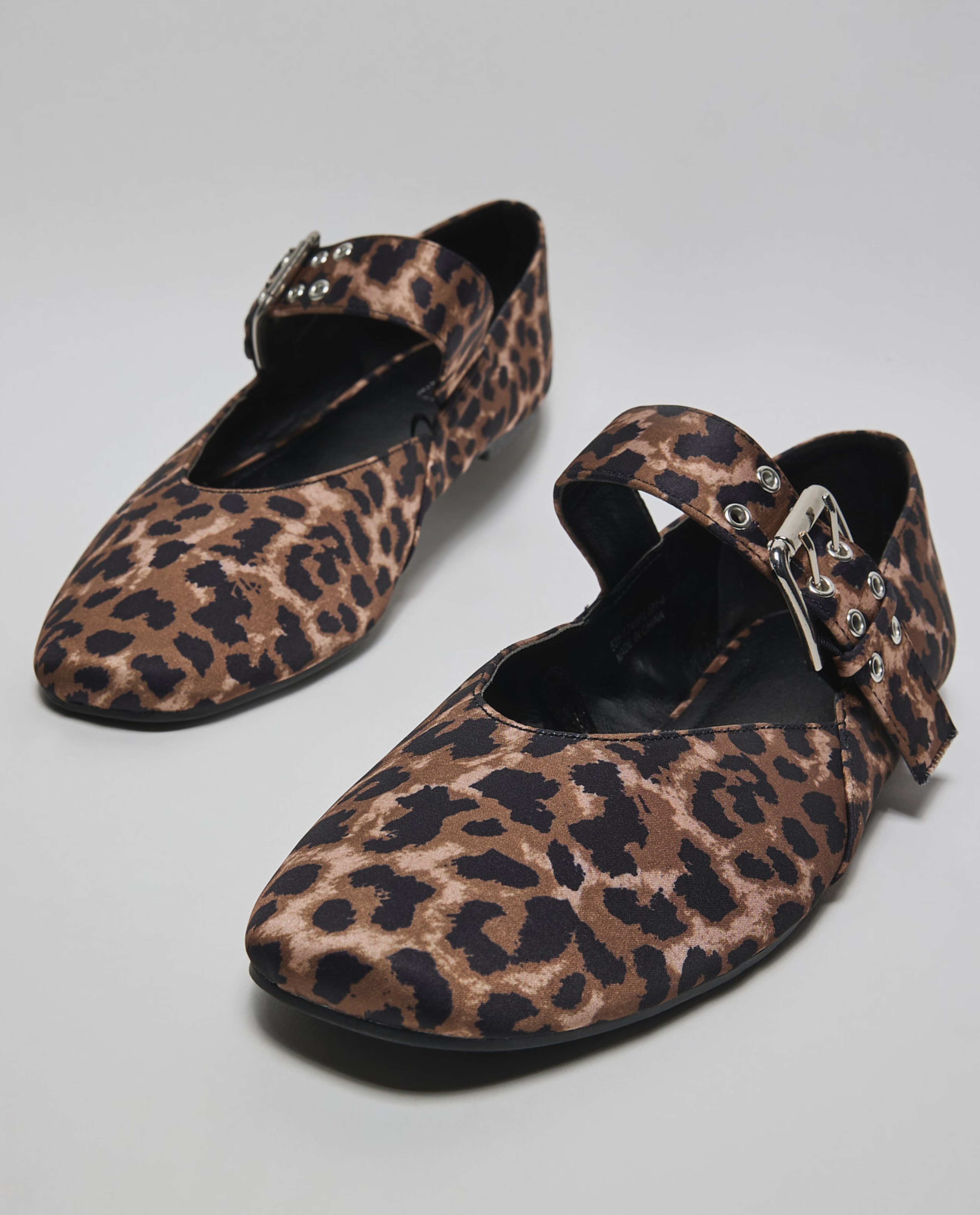 Glossy Mary Jane Shoes