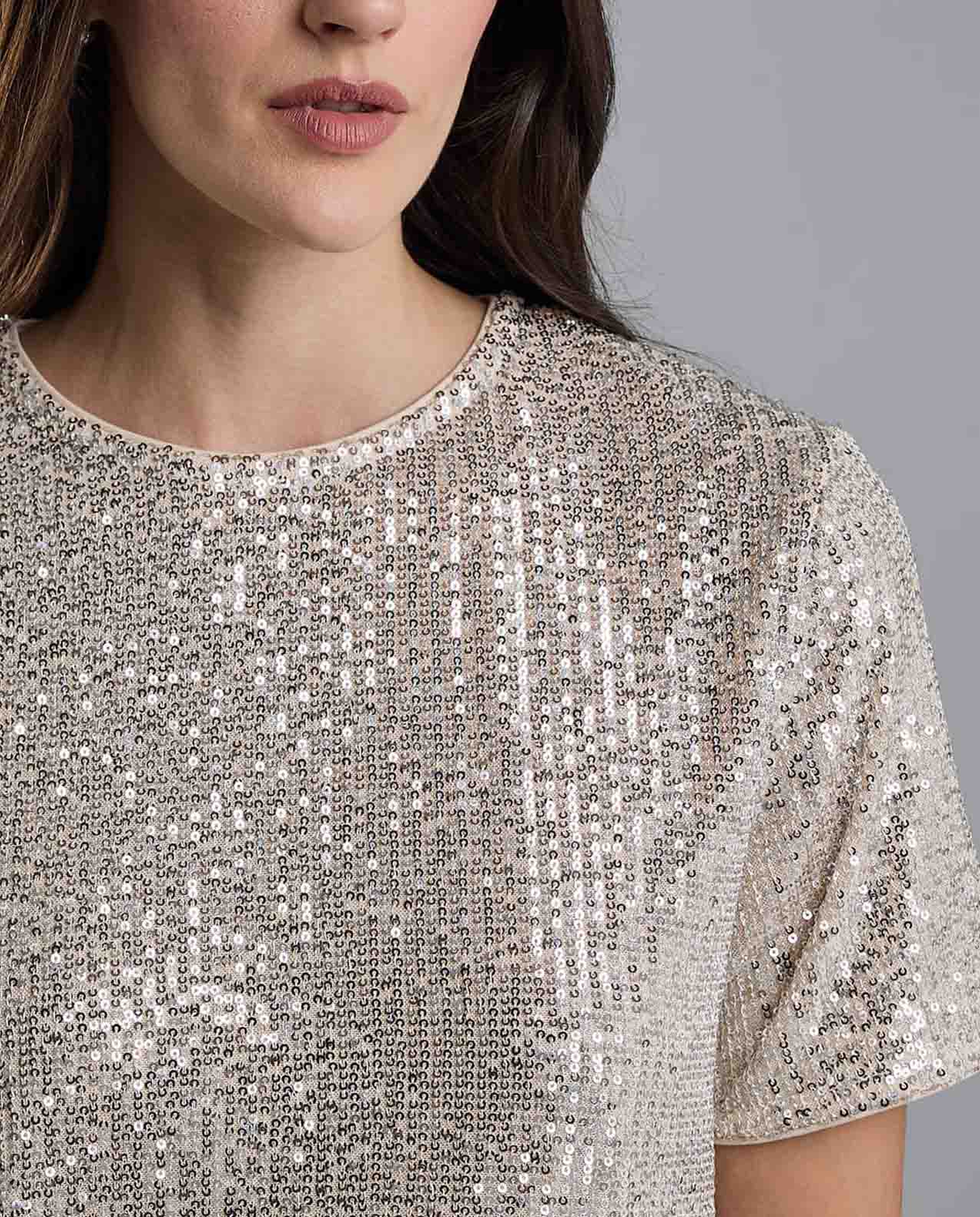 Sequins Top with Crew Neck and Short Sleeves